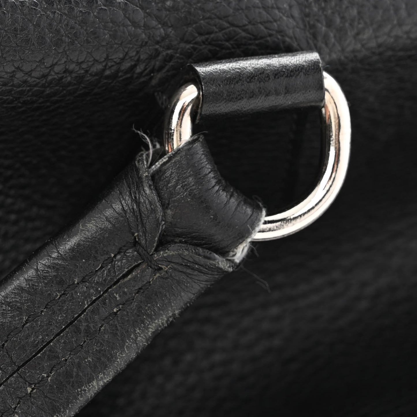 Vitello Daino Bowler Black