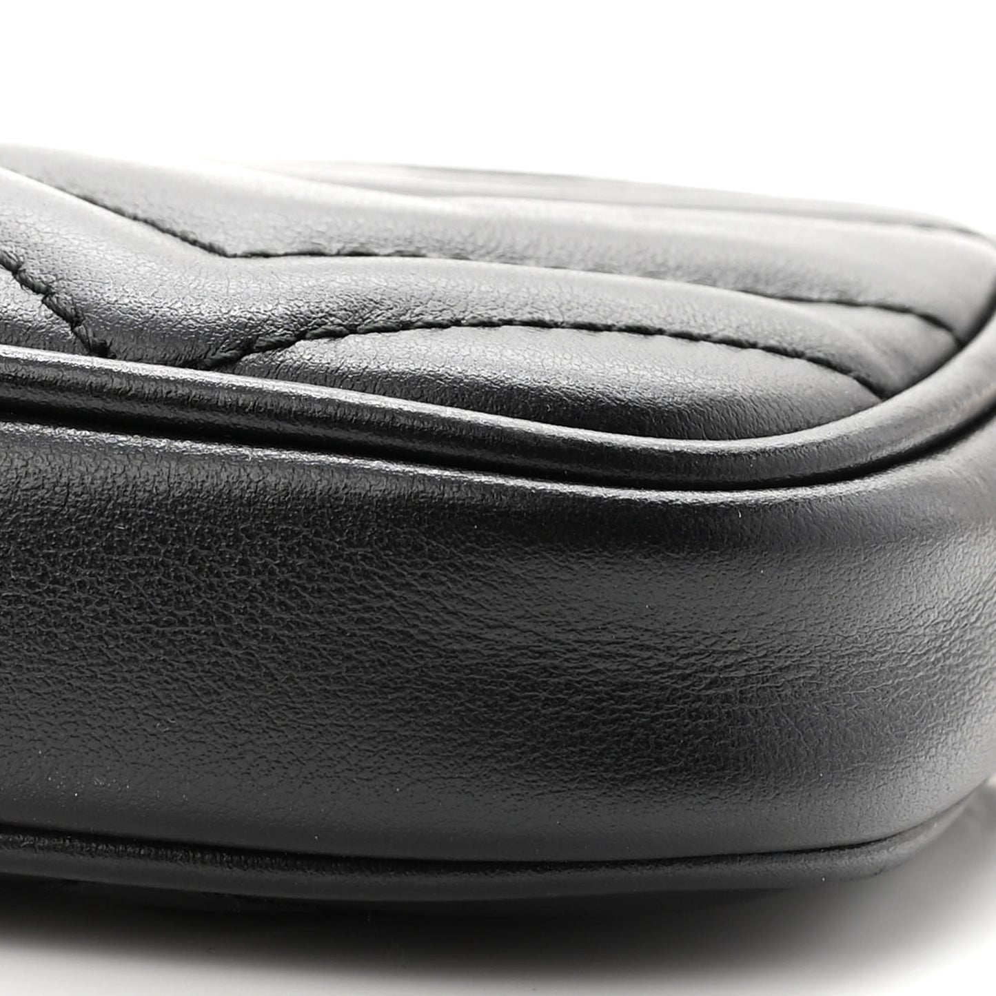 Calfskin Matelasse Mini GG Marmont Chain Crossbody Bag Black