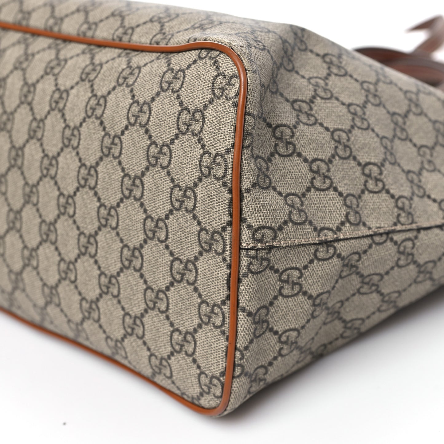 Soft GG Supreme Monogram Medium Crossbody Tote Beige Cuir