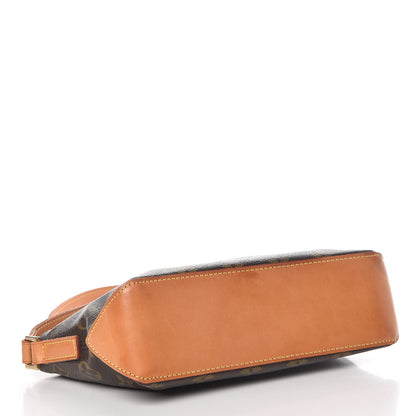 Louis Vuitton Monogram Trotteur 4 of 9