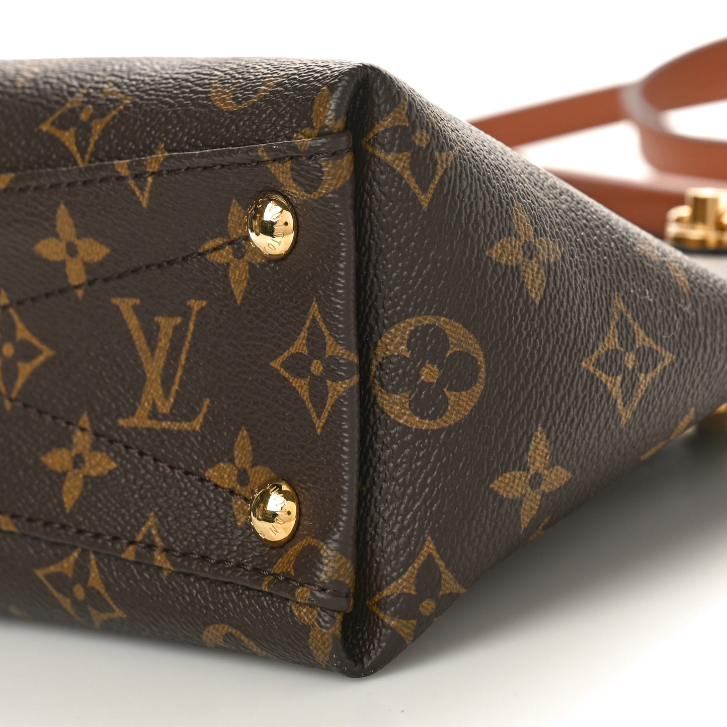 Monogram V Tote BB Black