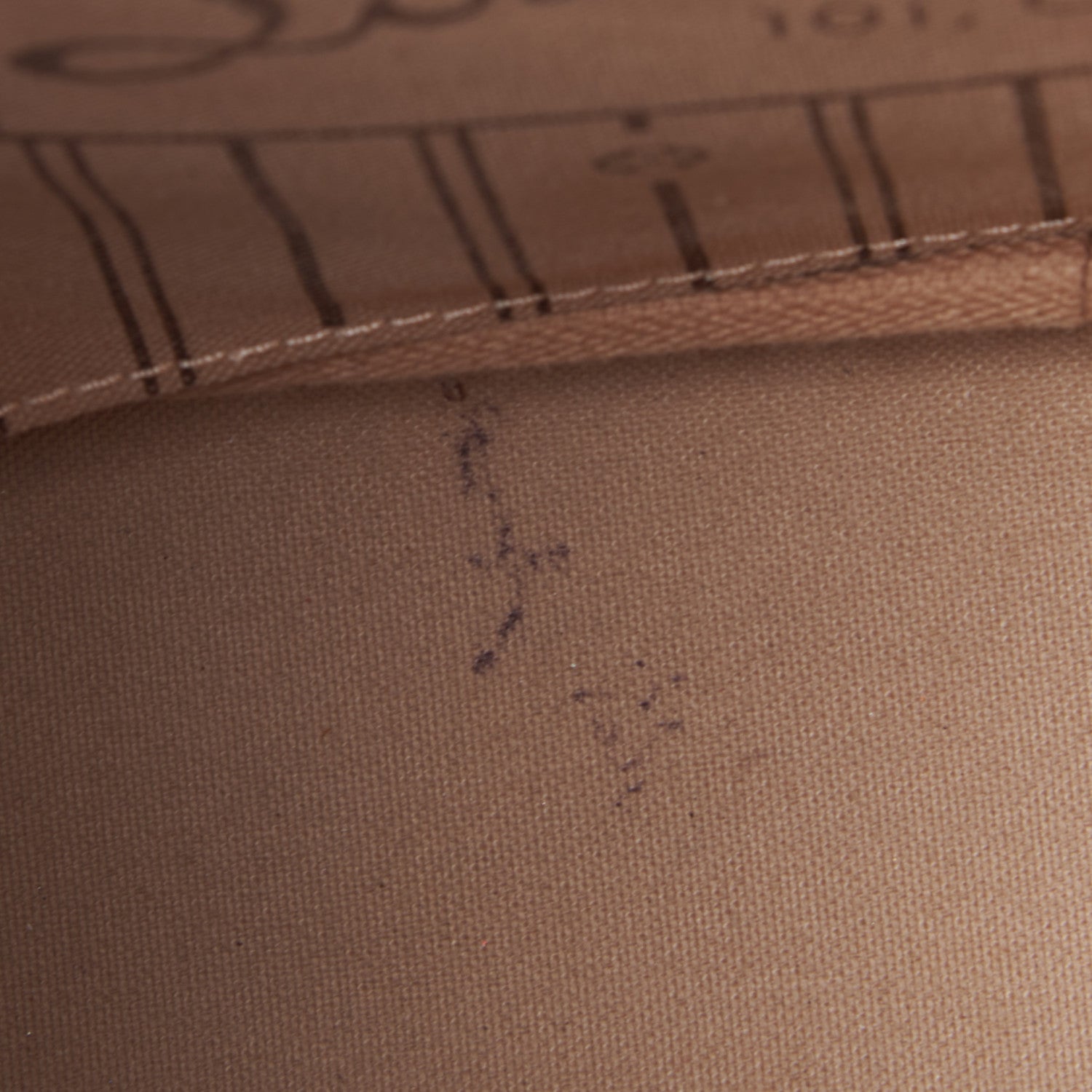 Louis Vuitton Monogram Neverfull MM 9 of 11