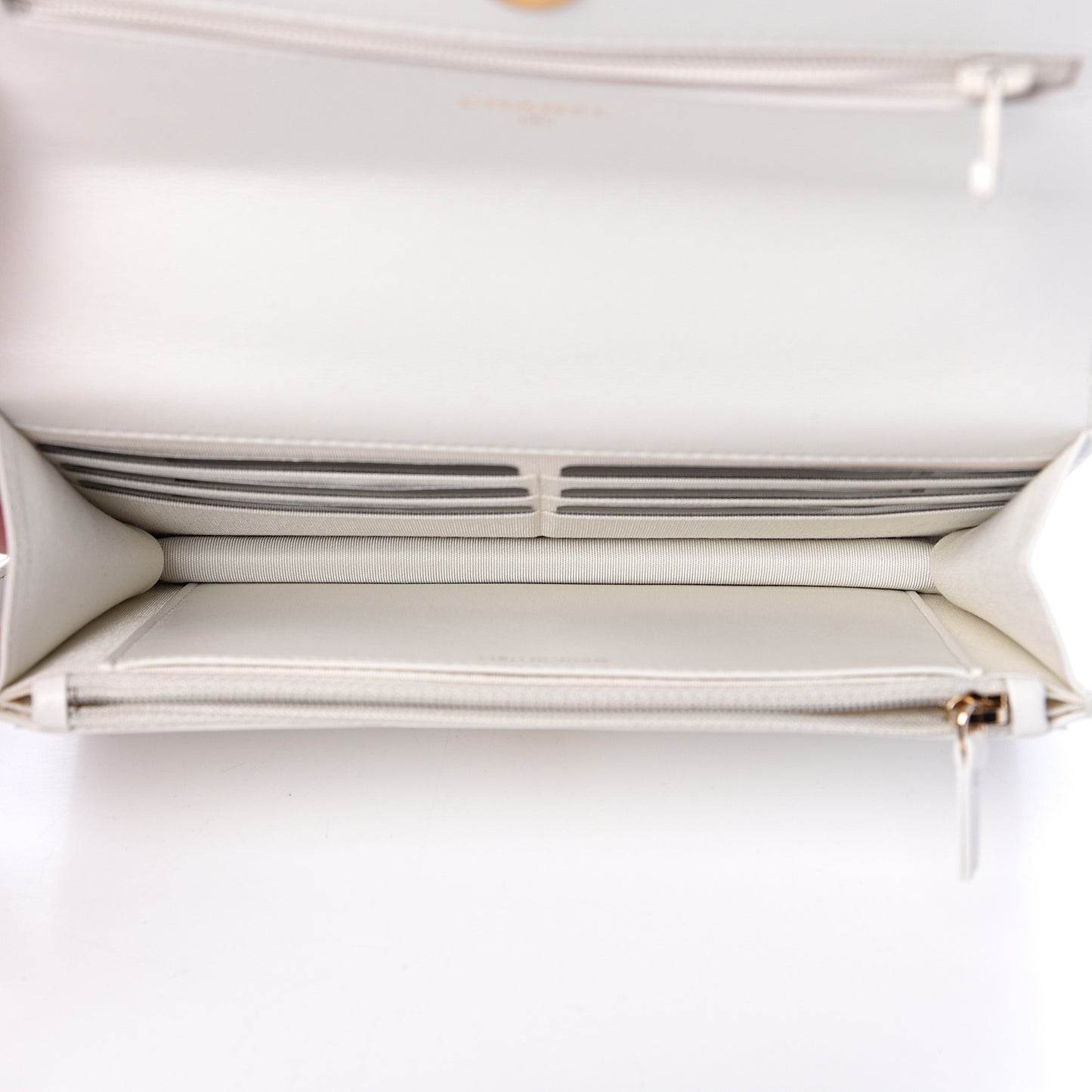 Goatskin Quilted 19 Wallet On Chain WOC White