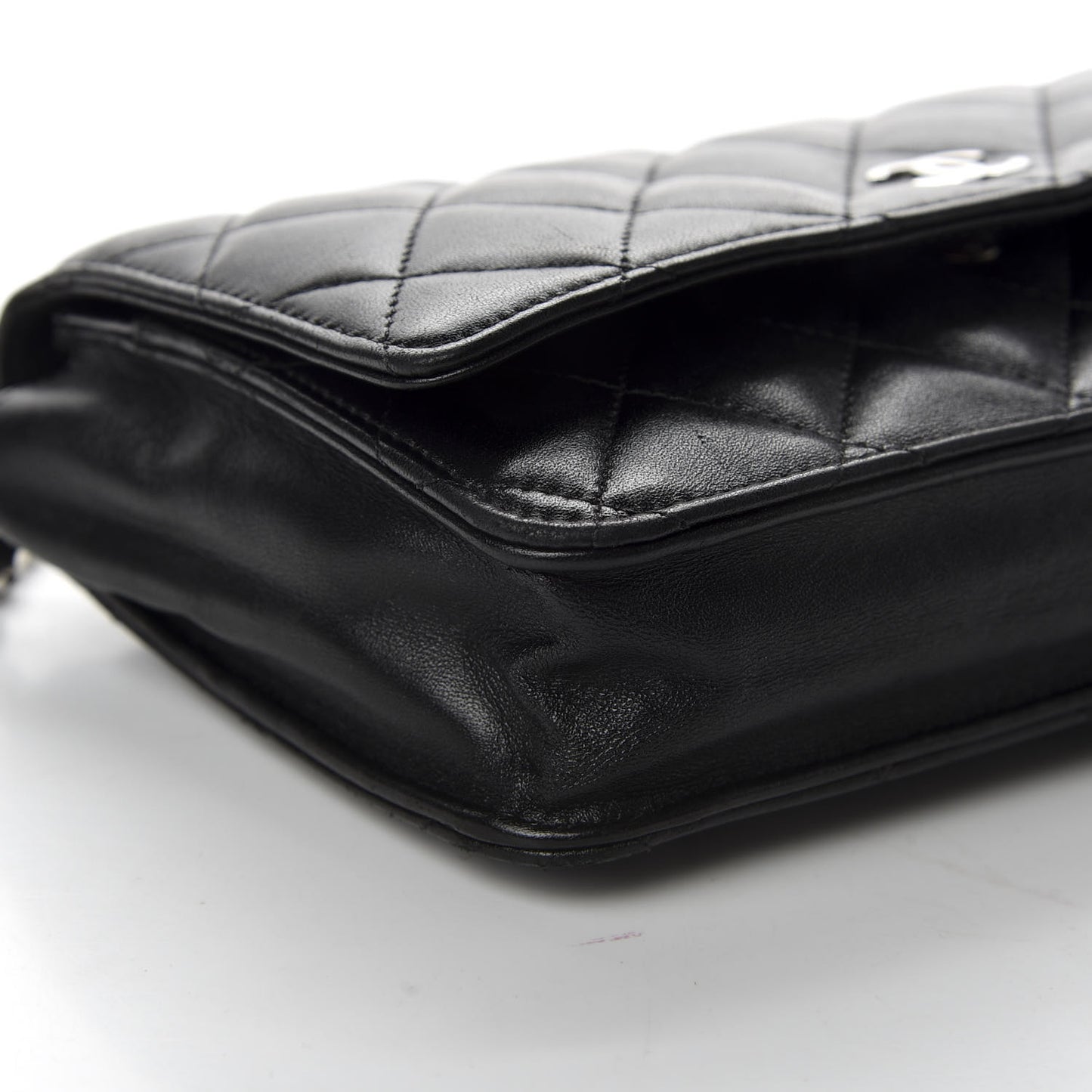Lambskin Quilted Wallet On Chain WOC Black