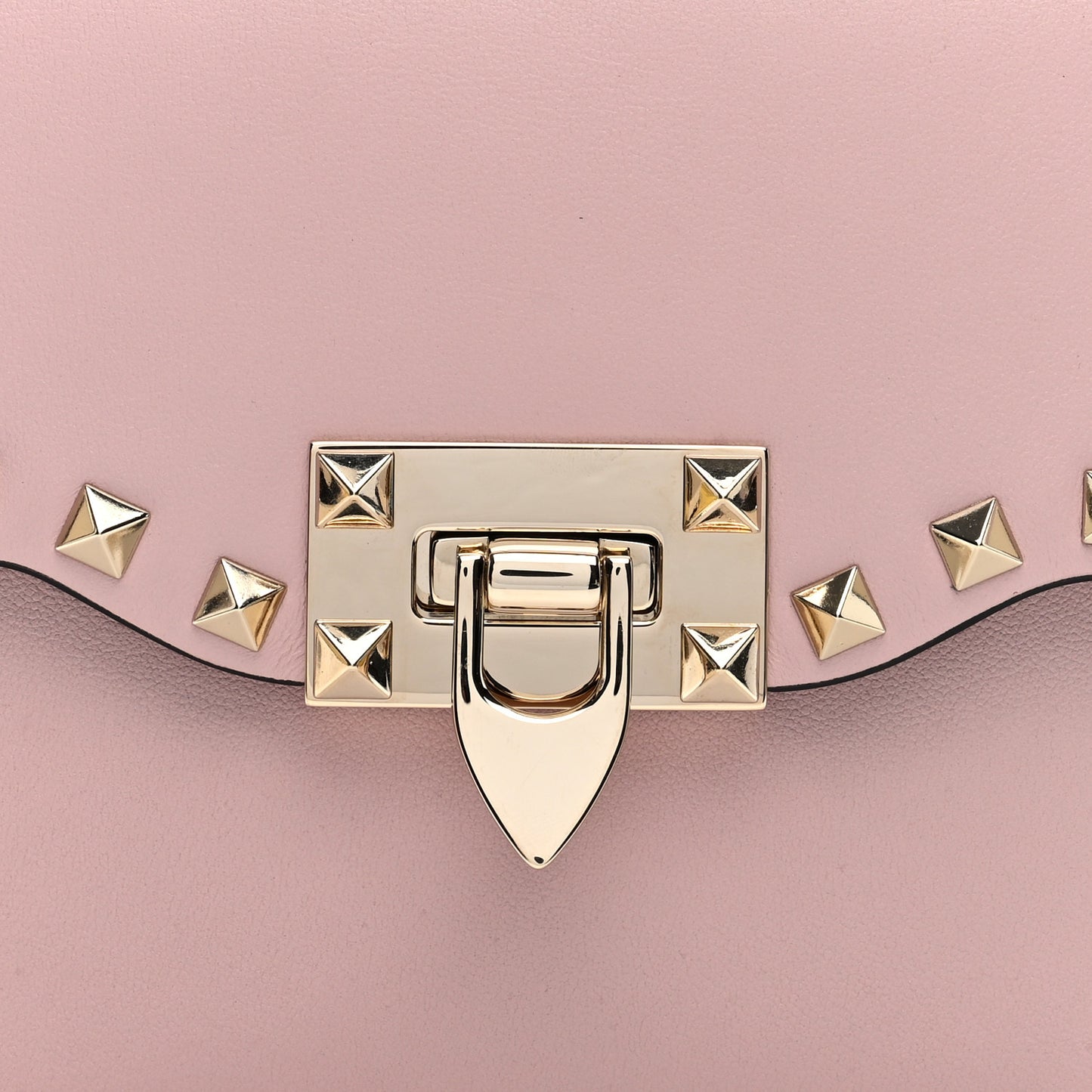 Vitello Medium Rockstud Flip Lock Crossbody Bag Rose Quartz