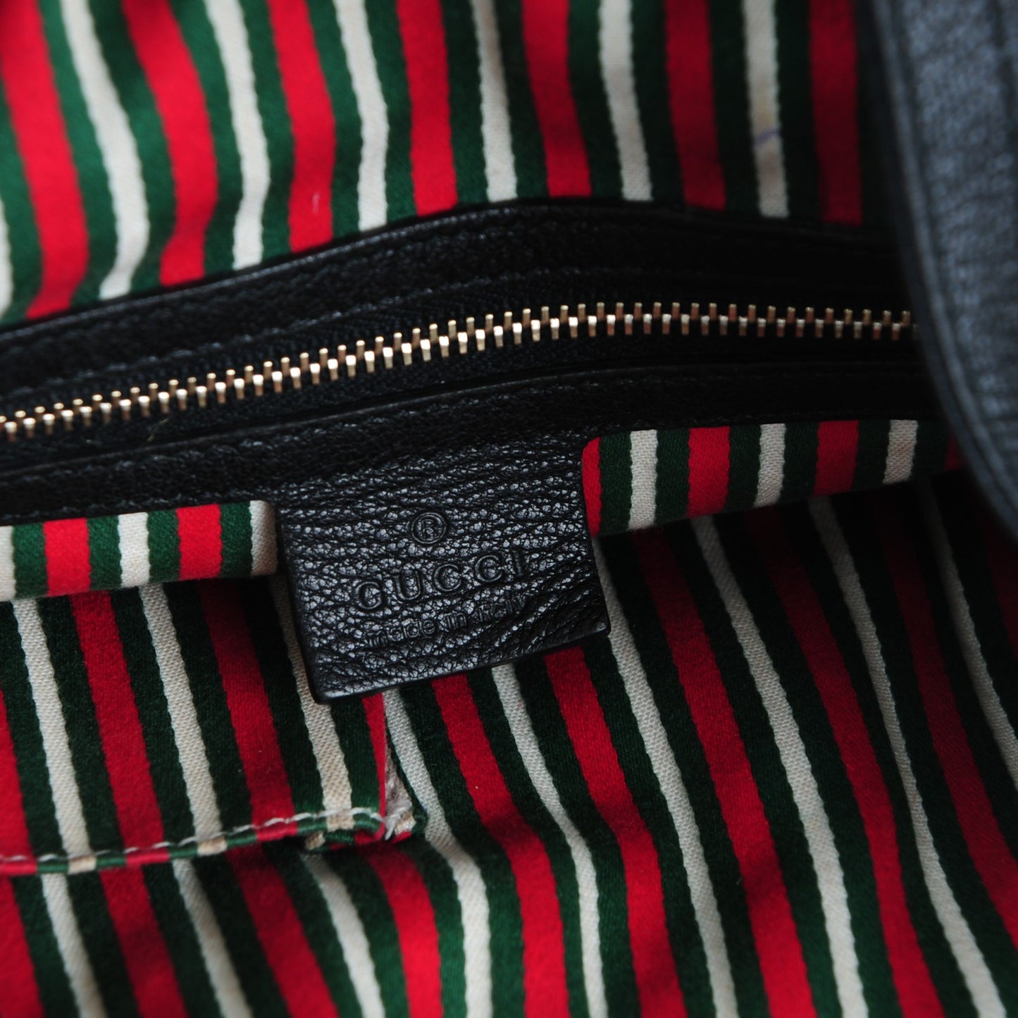 Calfskin Wave Hobo Black