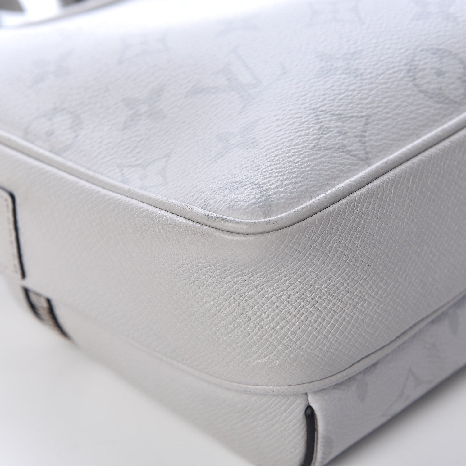 Louis Vuitton Taiga Monogram Outdoor Messenger White 11 of 14