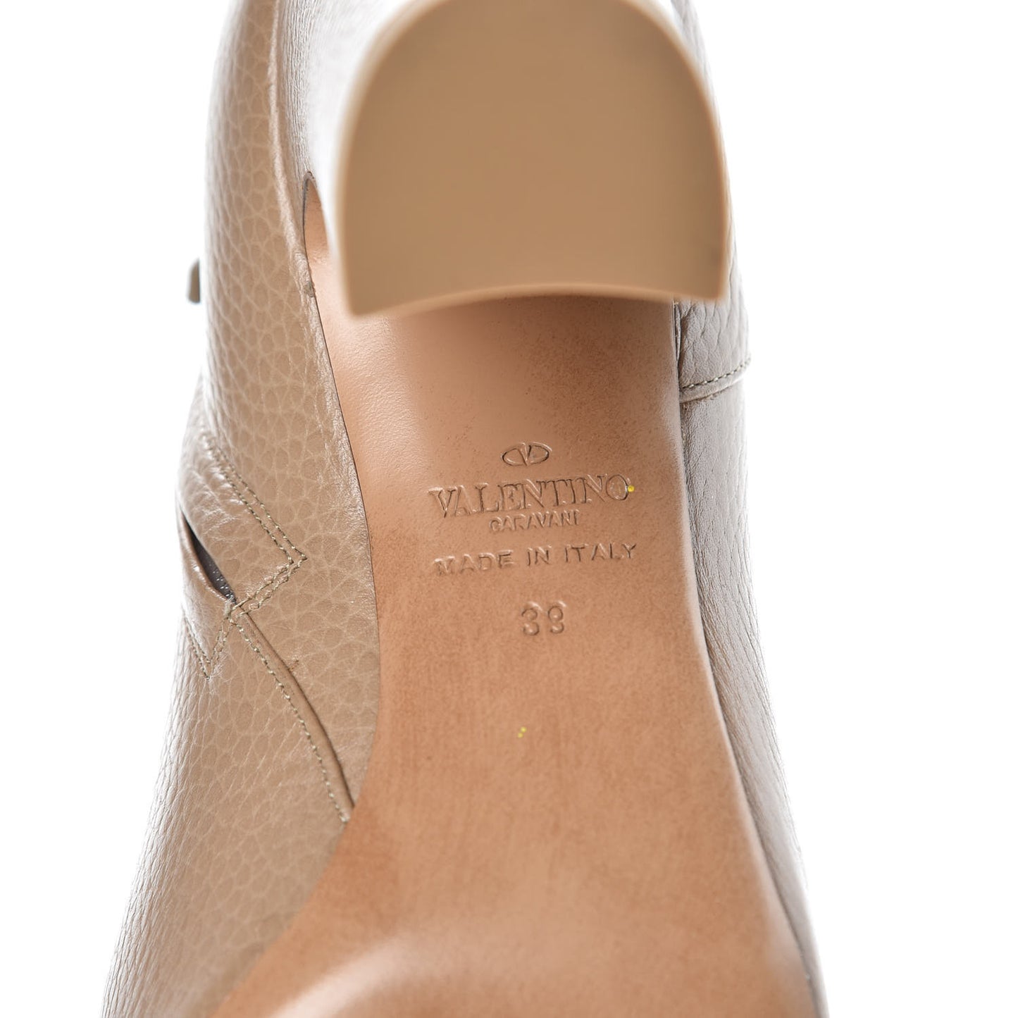Pebbled Calfskin Rockstud Single Buckle 90mm Block Heel Ankle Boots 39 Camel Rose