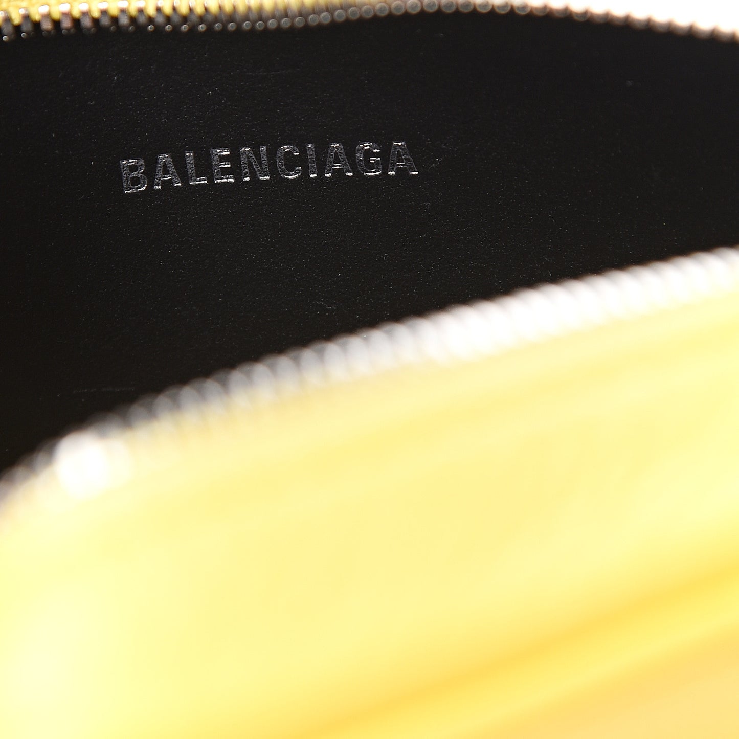Smooth Calfskin Logo XS Everyday Camera Bag Jaune Soleil Black