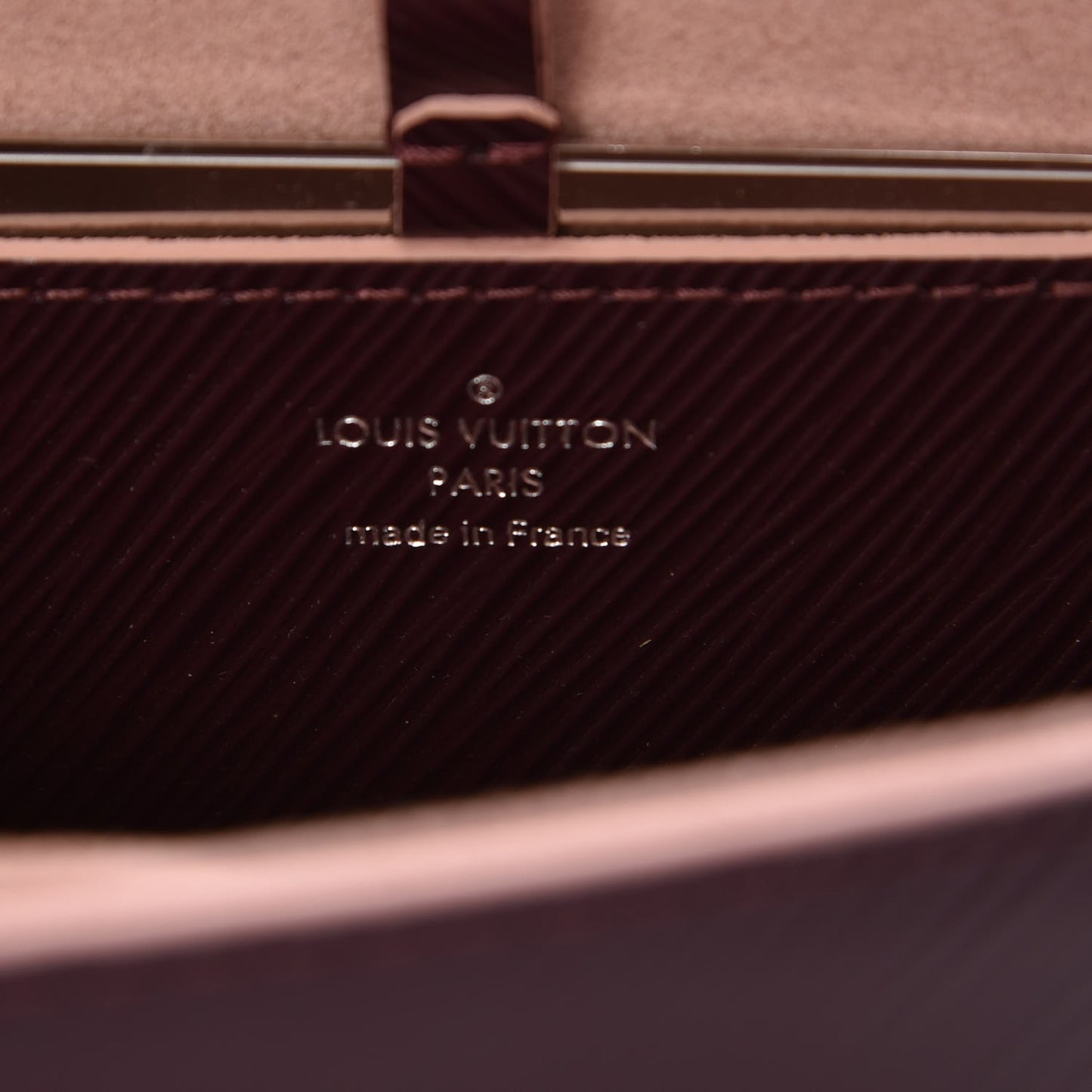 Epi Twist Shoulder Bag MM Prune Rose Poudre
