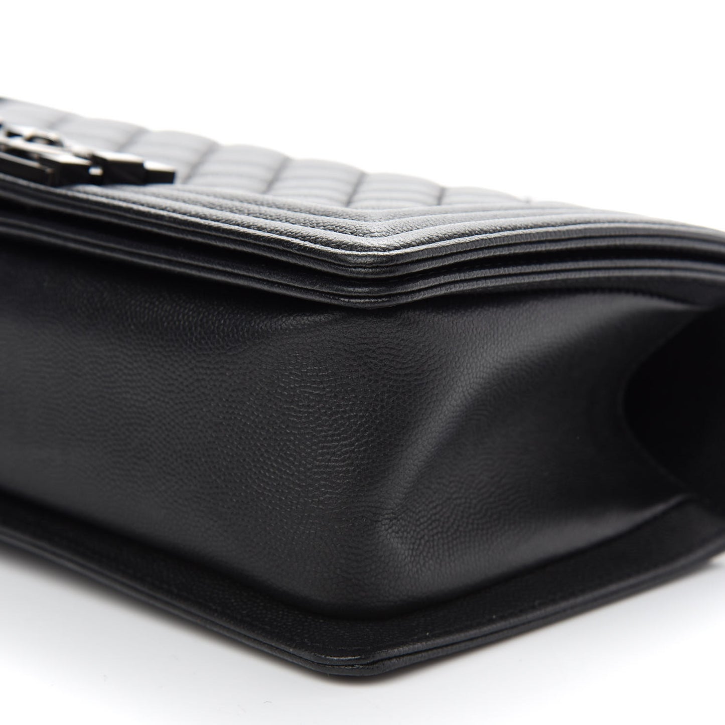 Caviar Quilted Medium Boy Flap So Black