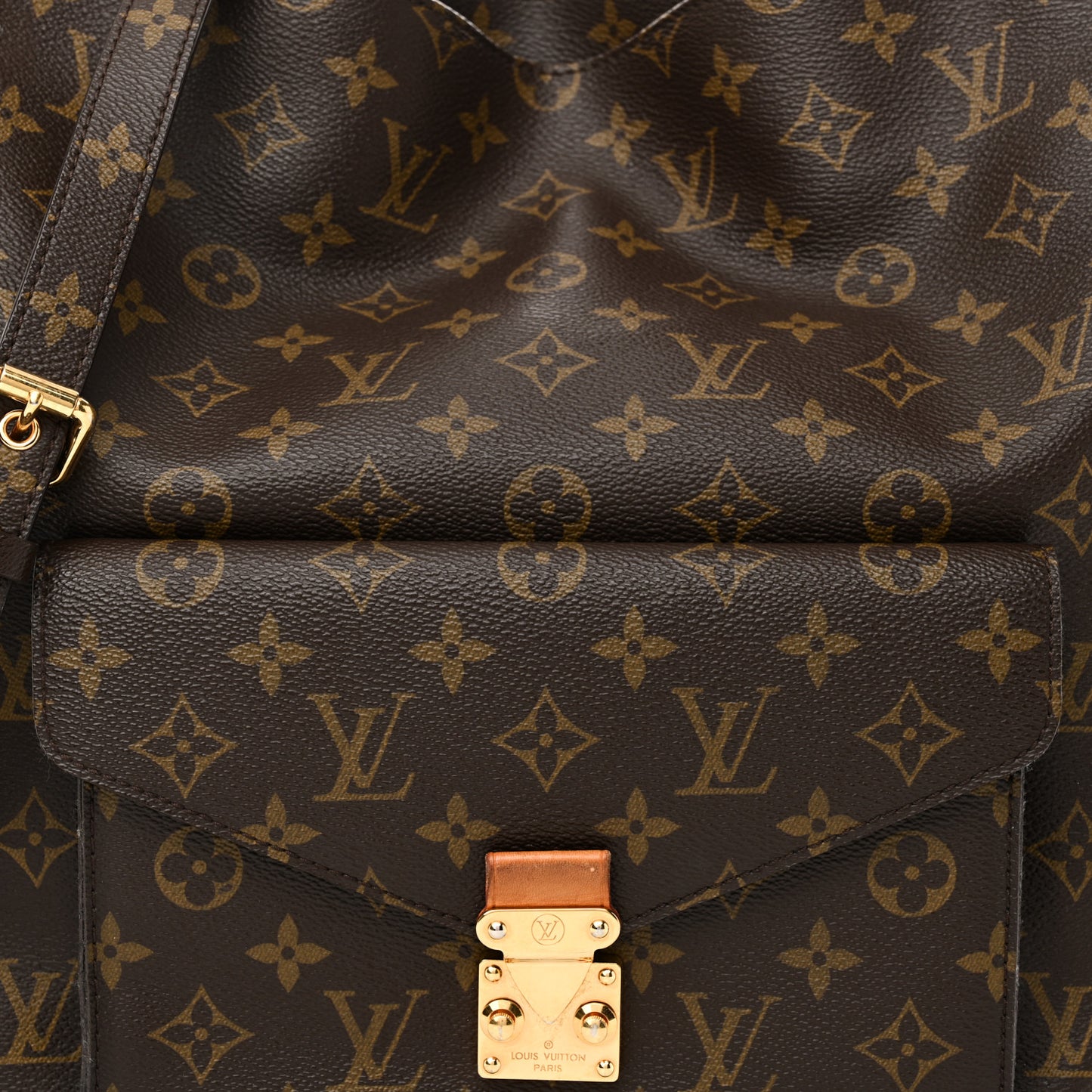 Monogram Metis