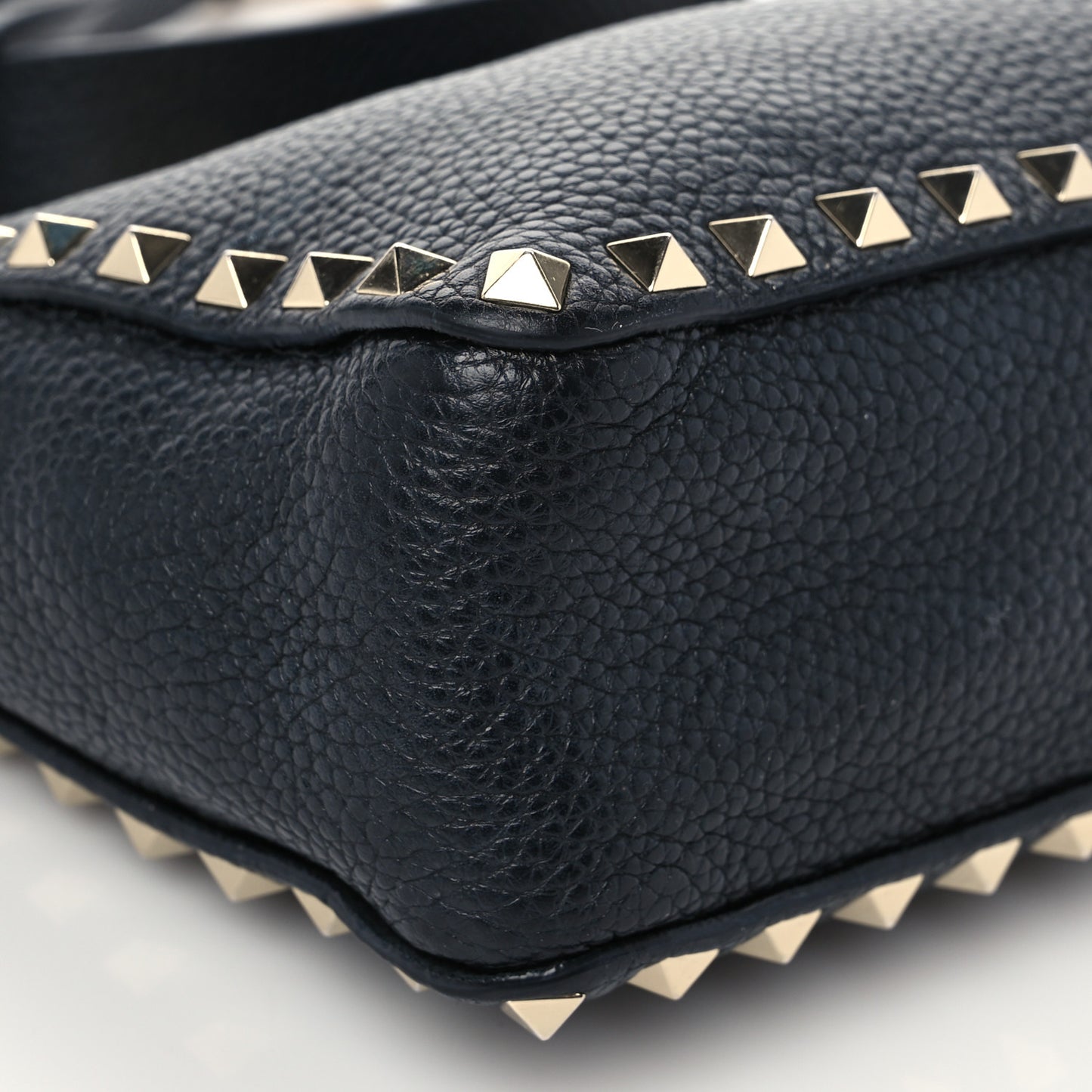 Pebbled Calfskin Mini Rockstud Flip-Lock Messenger Bag Black