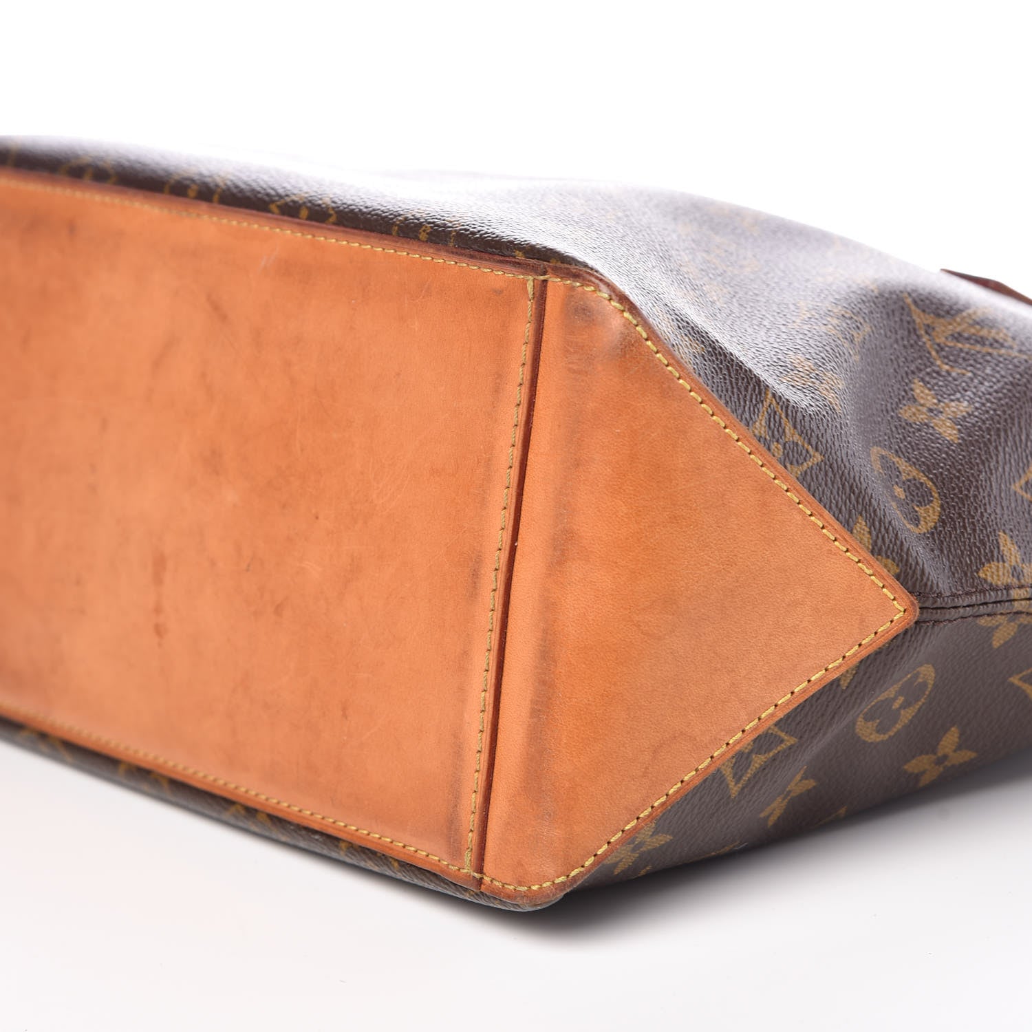 Louis Vuitton Monogram Cabas Mezzo 6 of 10