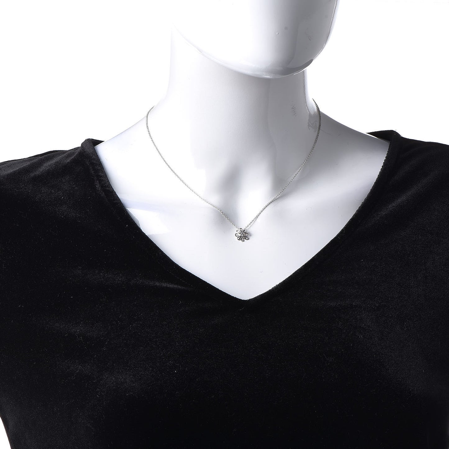 Platinum Diamond Daisy Pendant Necklace
