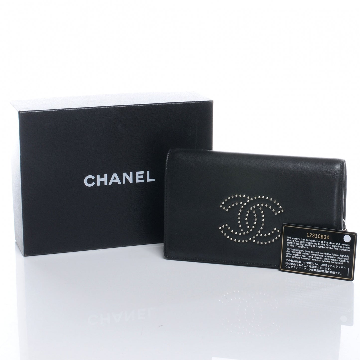 Lambskin Studded CC Wallet On Chain WOC Black