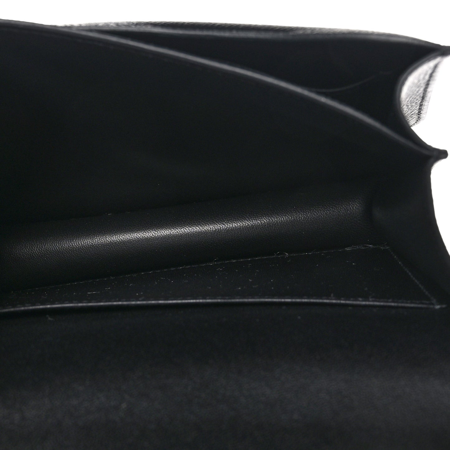 Epsom Constance 18 Black