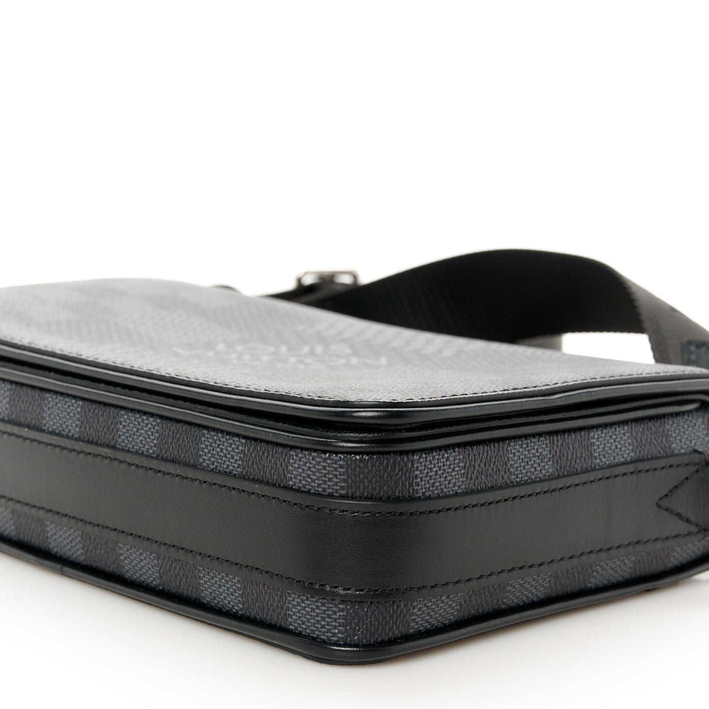 Damier Graphite 3D Studio Messenger