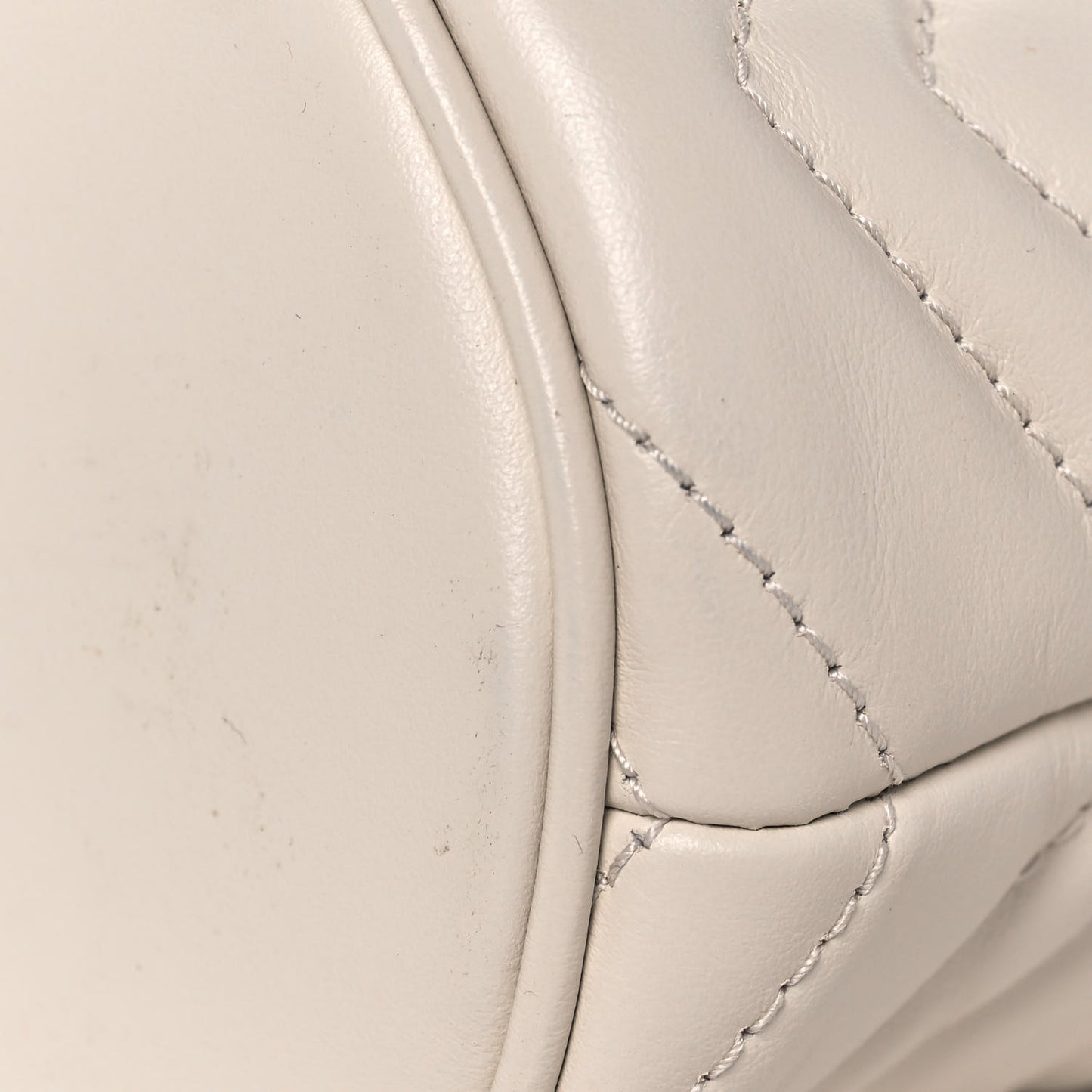 Calfskin Matelasse Mini GG Marmont 2.0 Bucket Bag White
