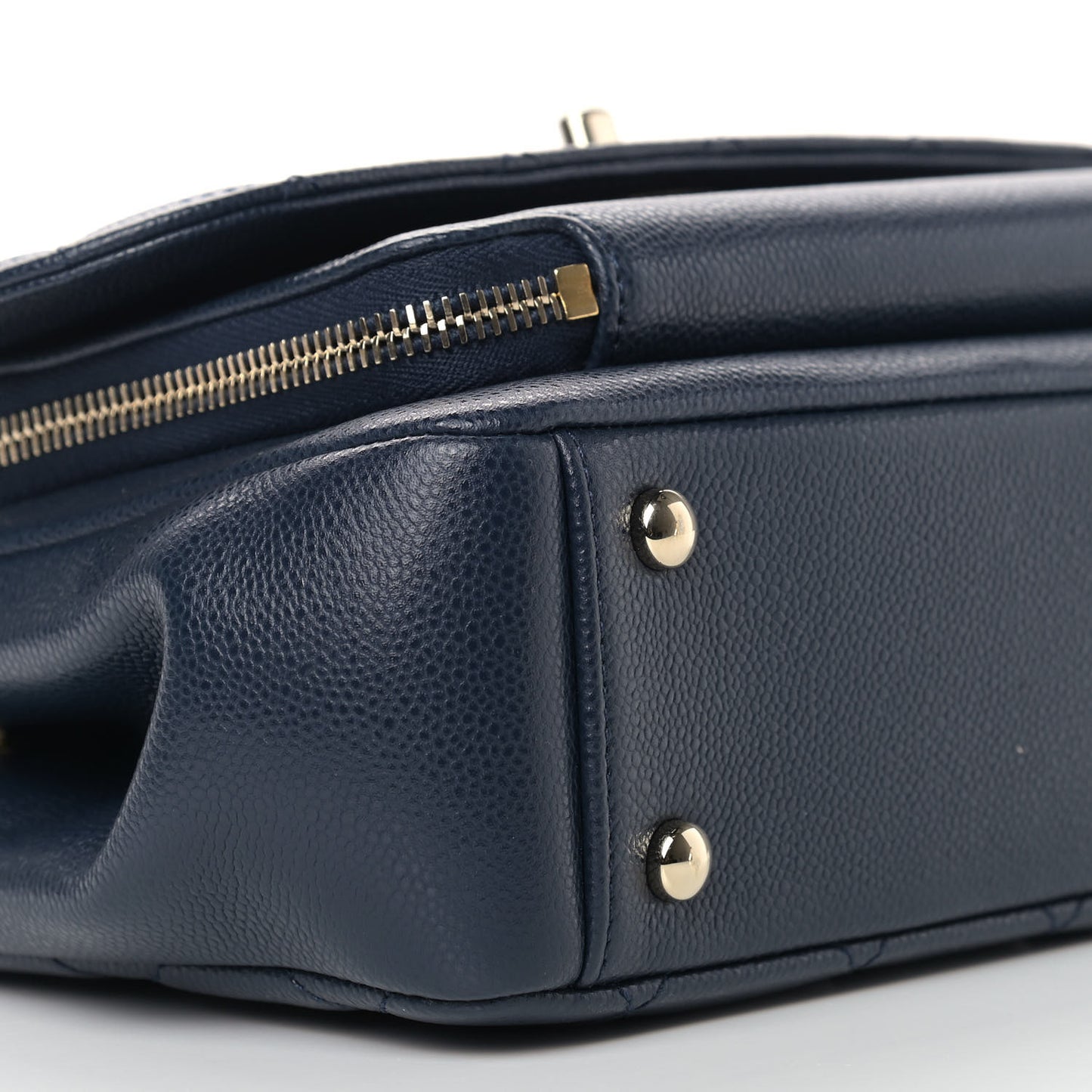 Caviar Quilted Medium Business Affinity Flap Navy