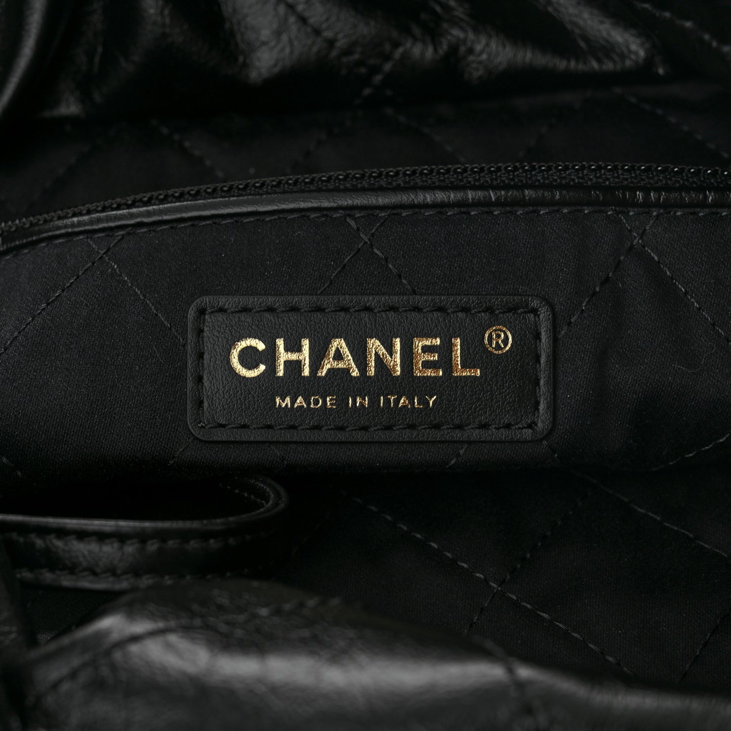 Shiny Calfskin Quilted Chanel 22 Black