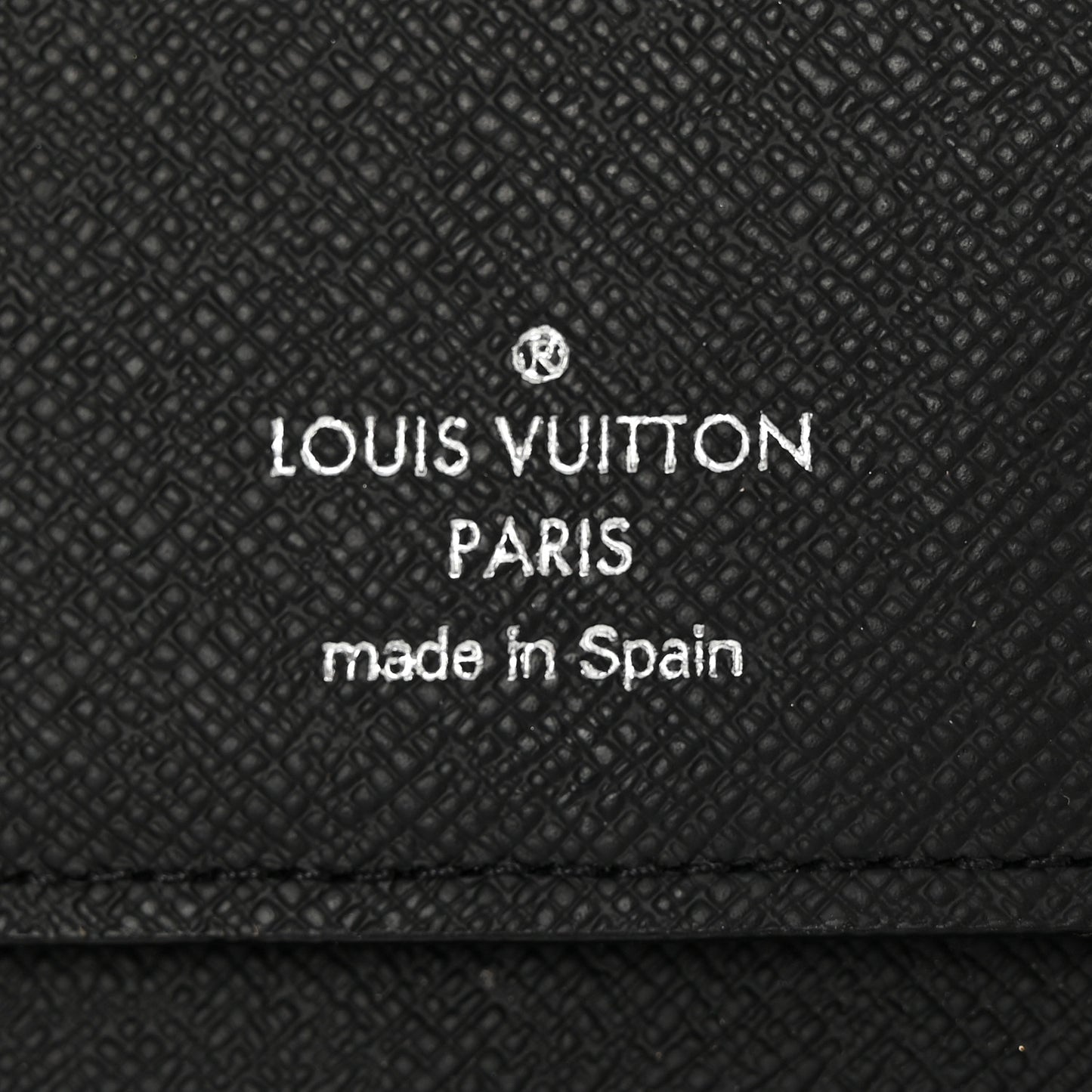 Epi Zippy Vertical Wallet Black