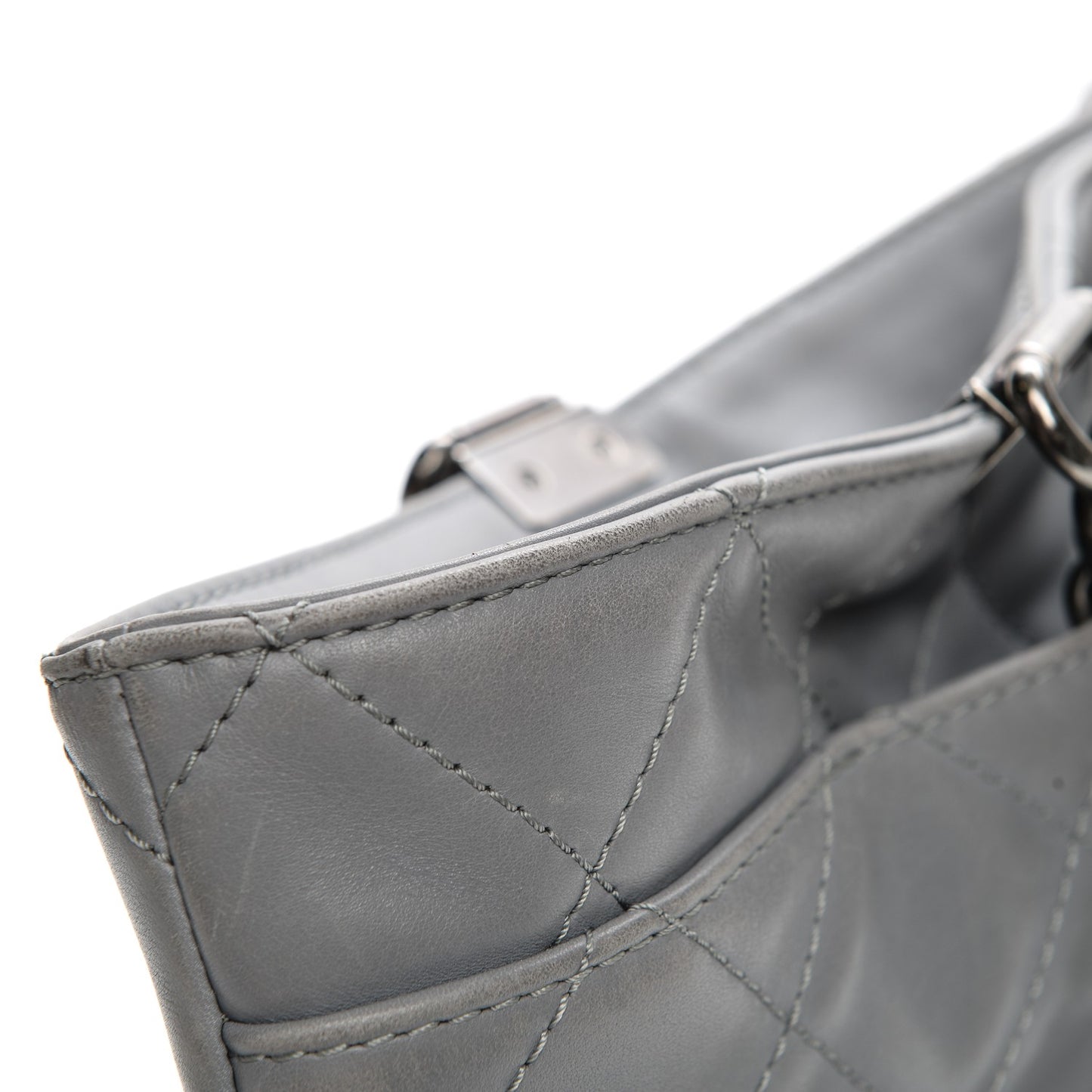 Calfskin Quilted Large Shopping In Chains Tote Light Grey