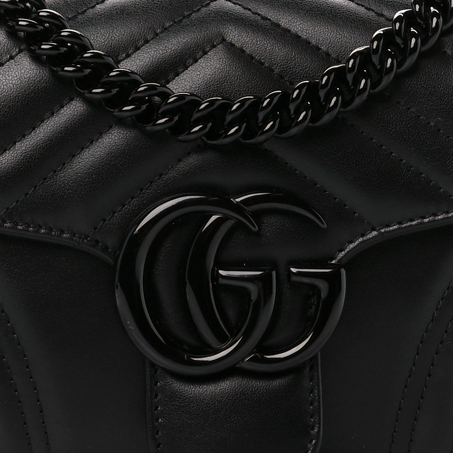 Calfskin Matelasse Monochrome GG Marmont Crossbody Shoulder Bag Black