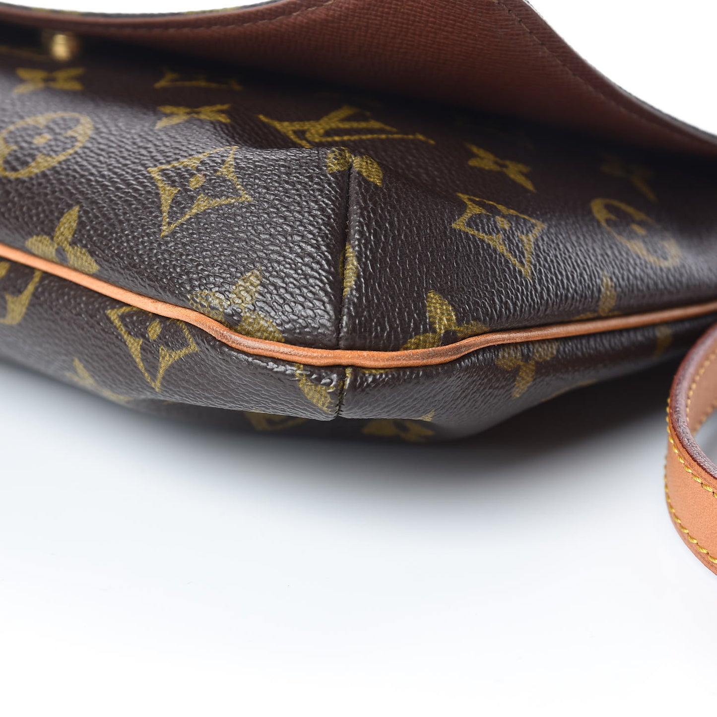 Monogram Musette Tango