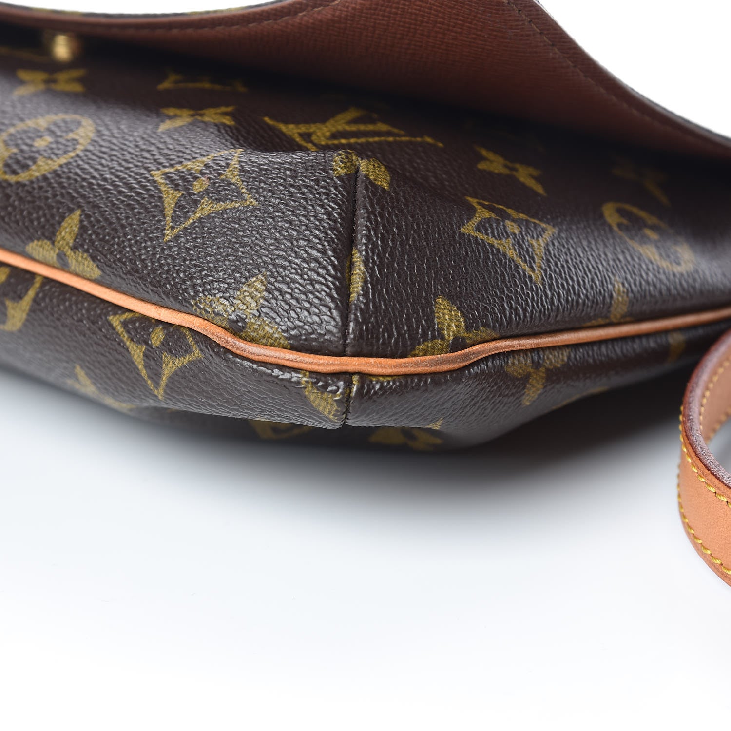 Louis Vuitton Monogram Musette Tango 12 of 13
