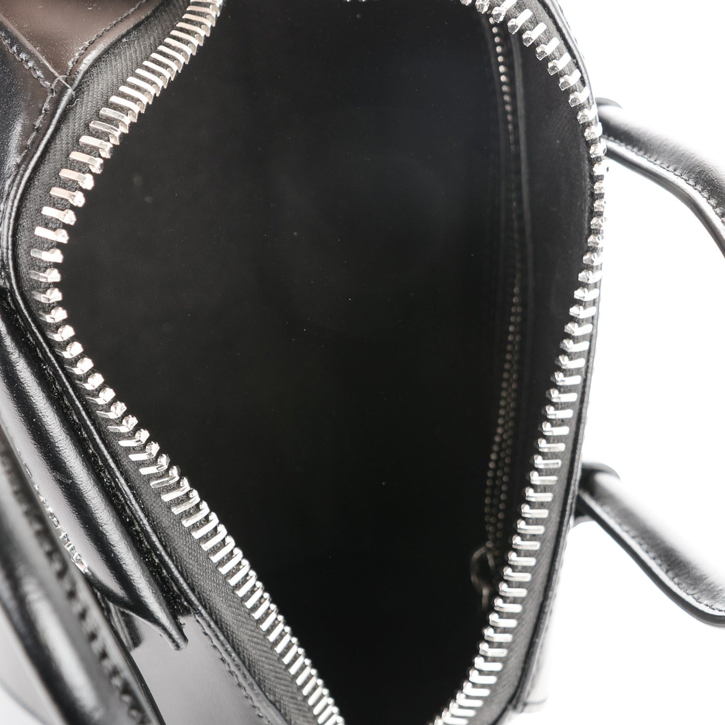 Shiny Lord Calfskin Mini Antigona Black