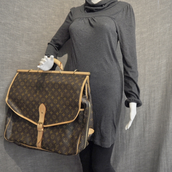 lv hunting bag