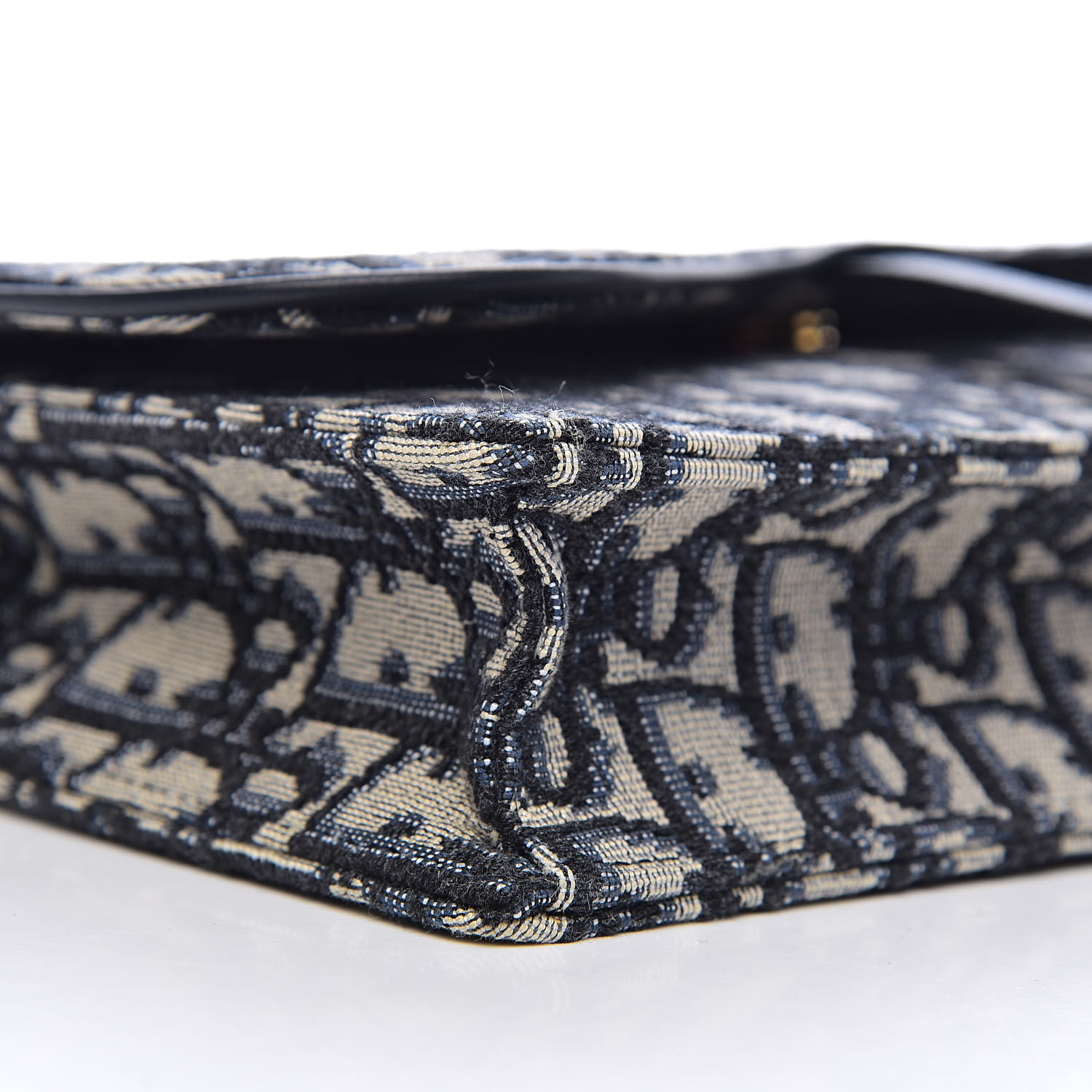 dior saddle wallet chain