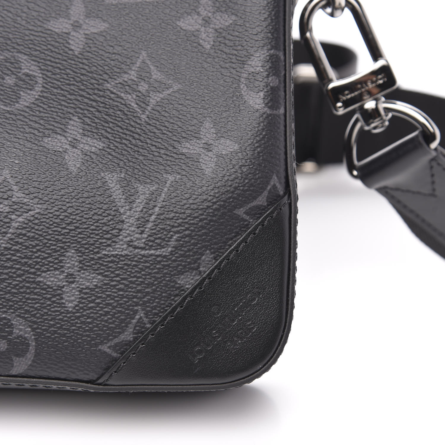 LV Monogram Eclipse Pochette Trio M69443