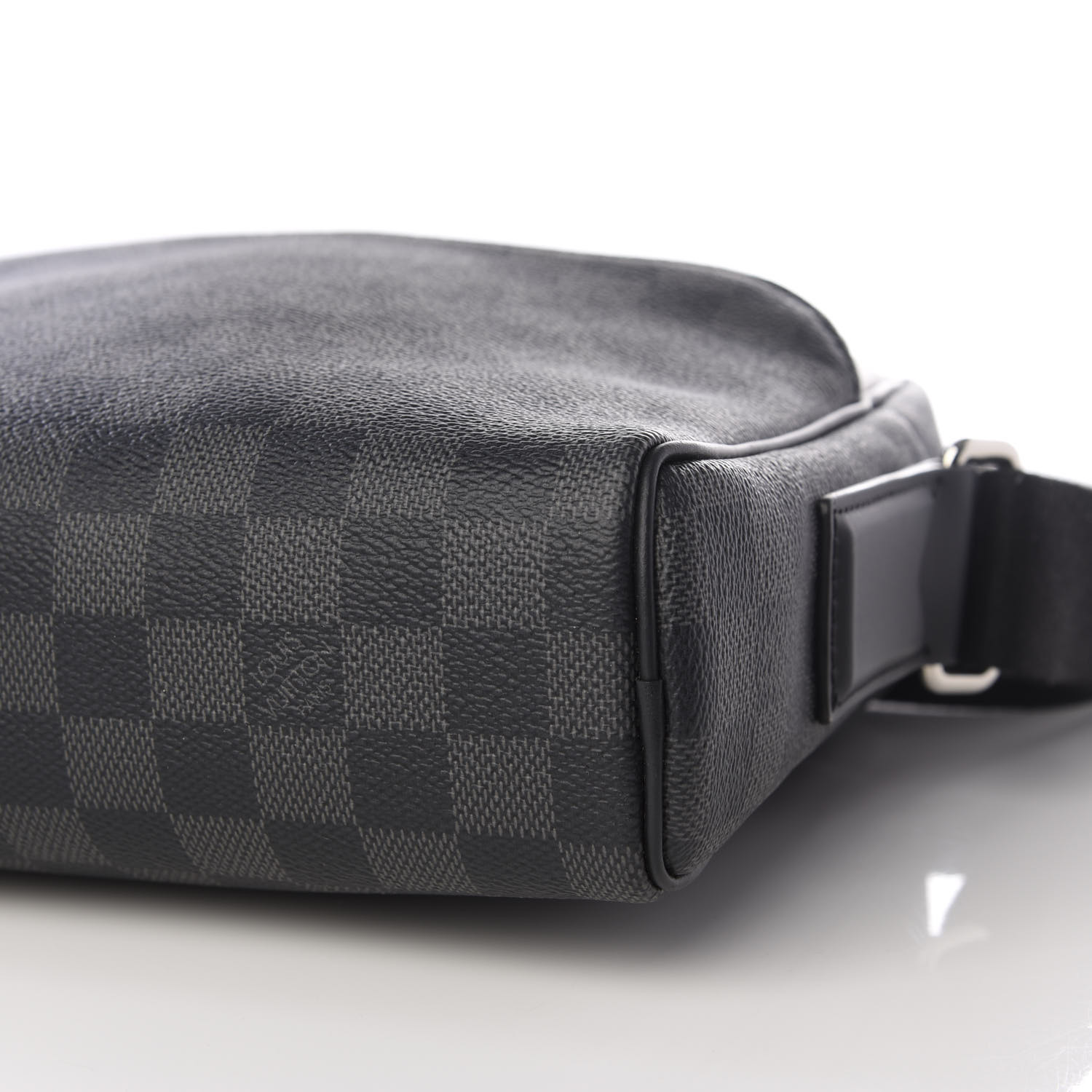 Louis Vuitton Dayton Reporter Pm Priced | Natural Resource Department 065a5f282b36f1f56536724f278cdbcf