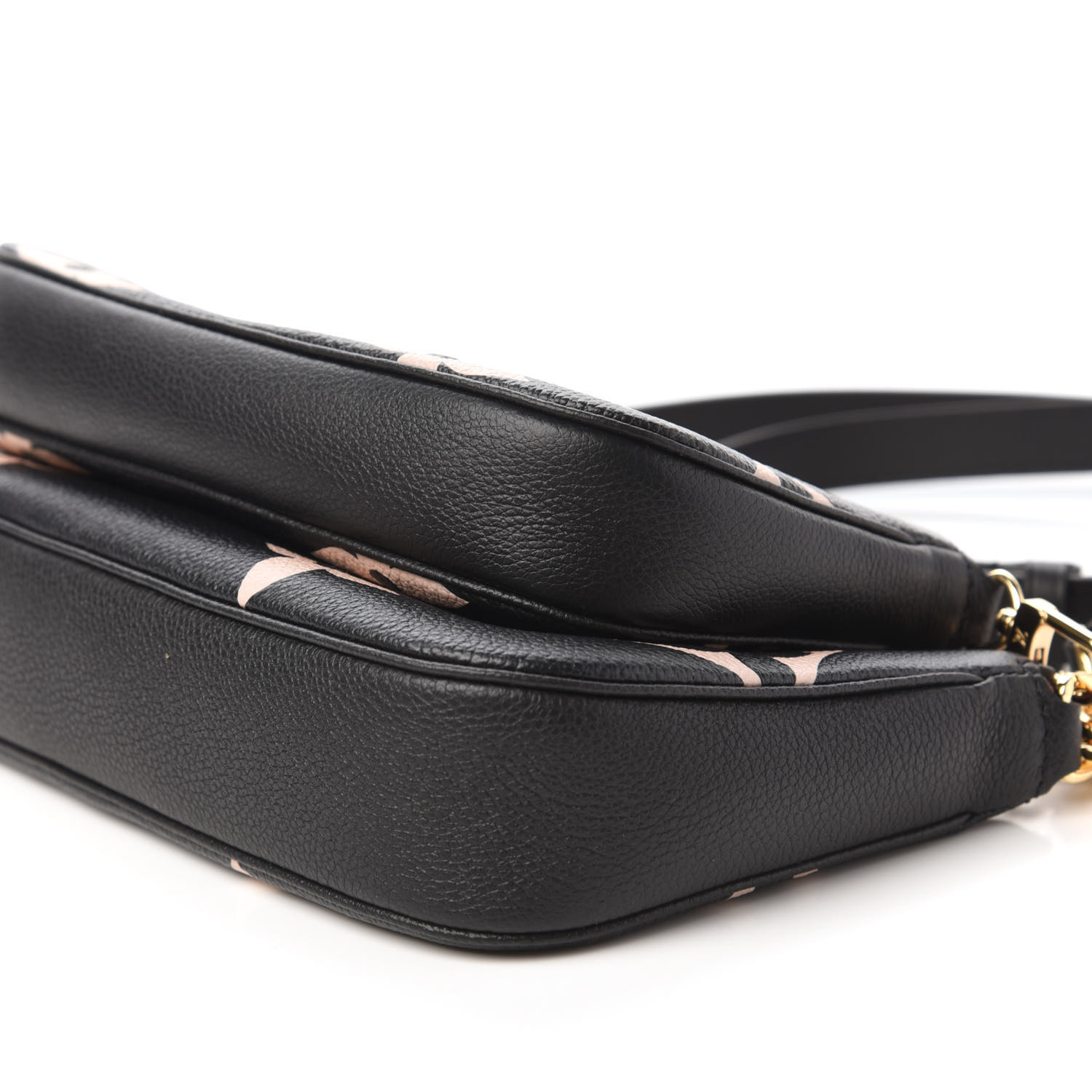 lv multi pochette empreinte black