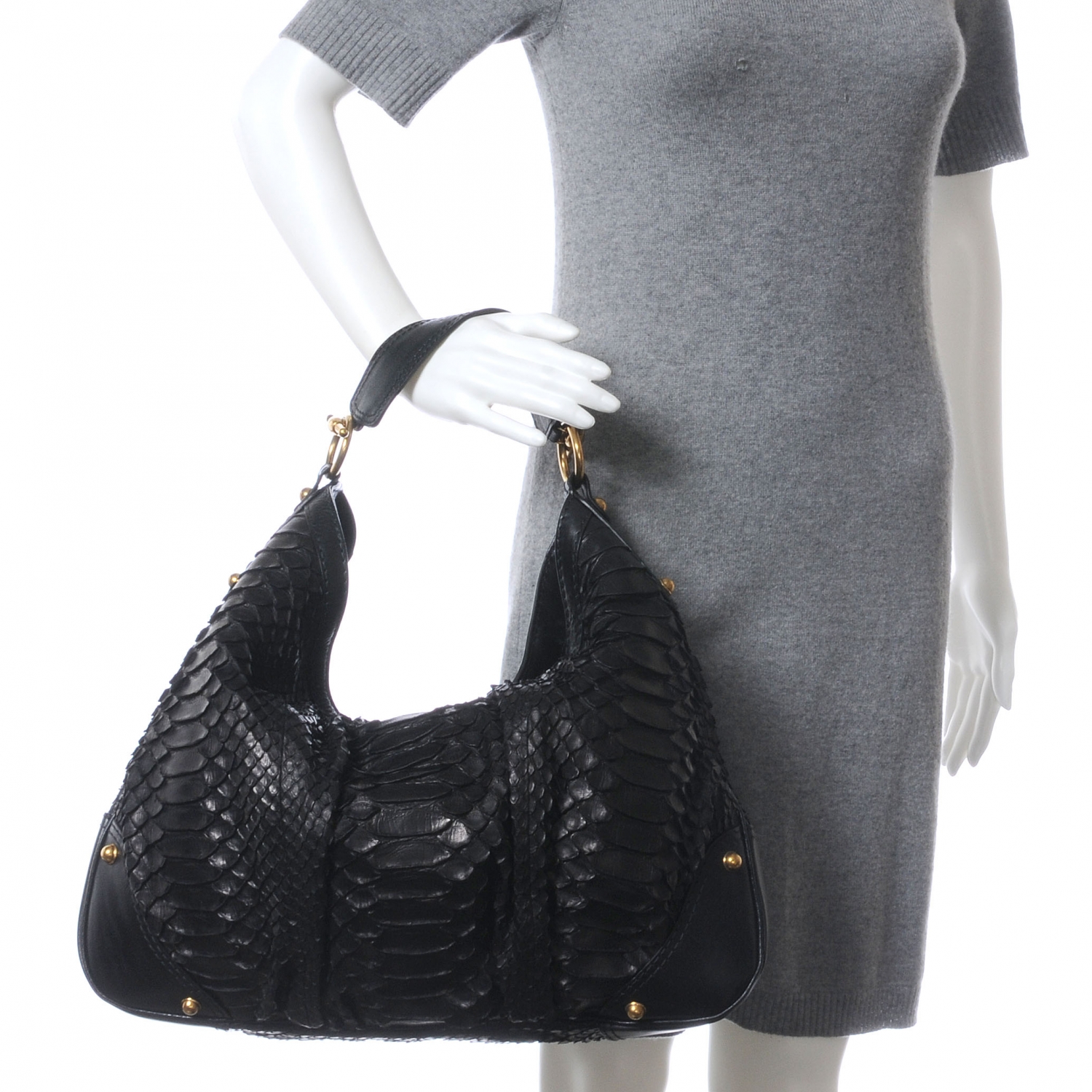 prada re edition 2005 nylon bag size