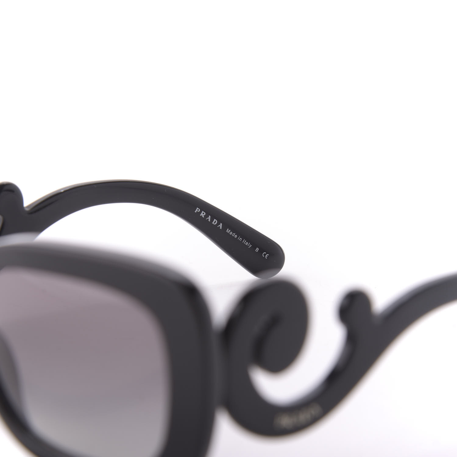 prada curly glasses
