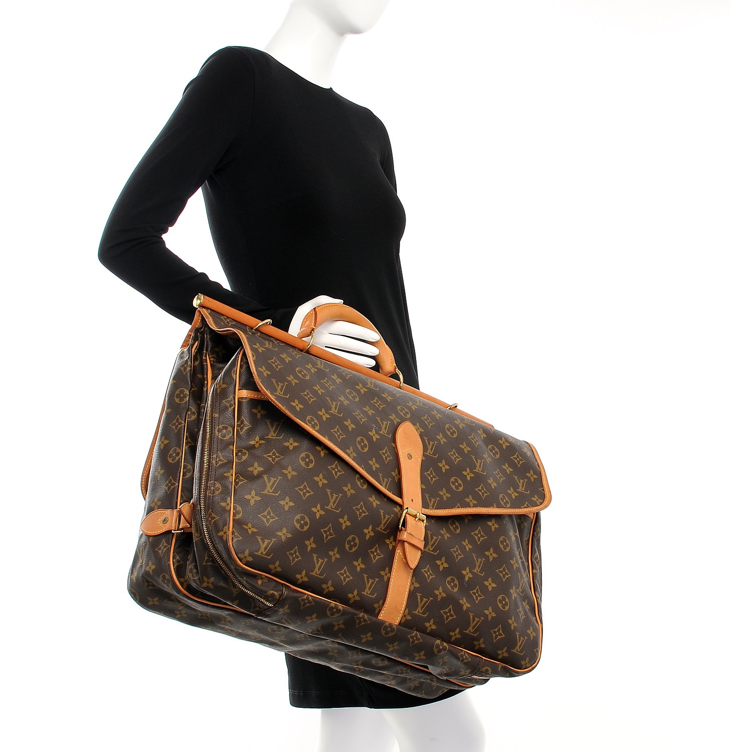 louis vuitton hunting bag