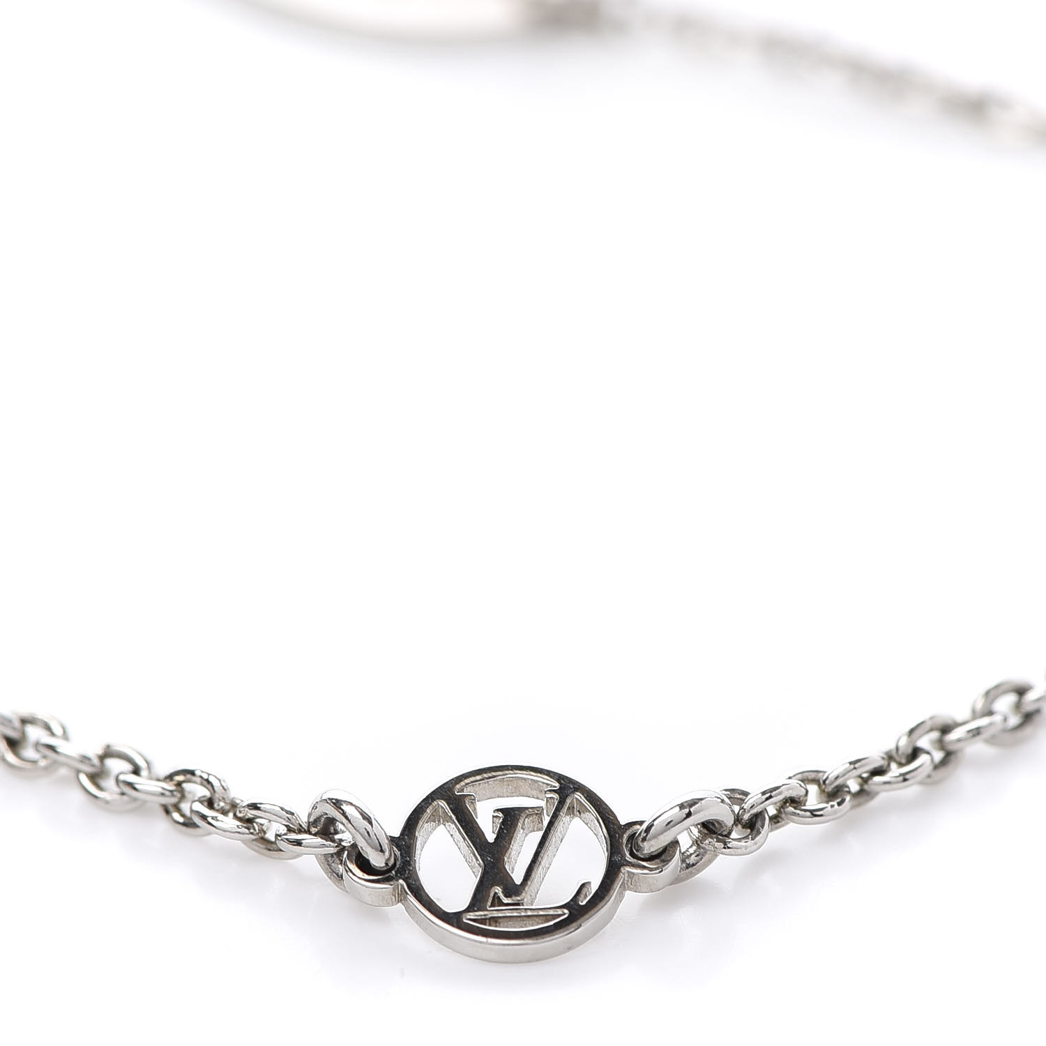 LOUIS VUITTON Essential V Supple Bracelet Silver Metal