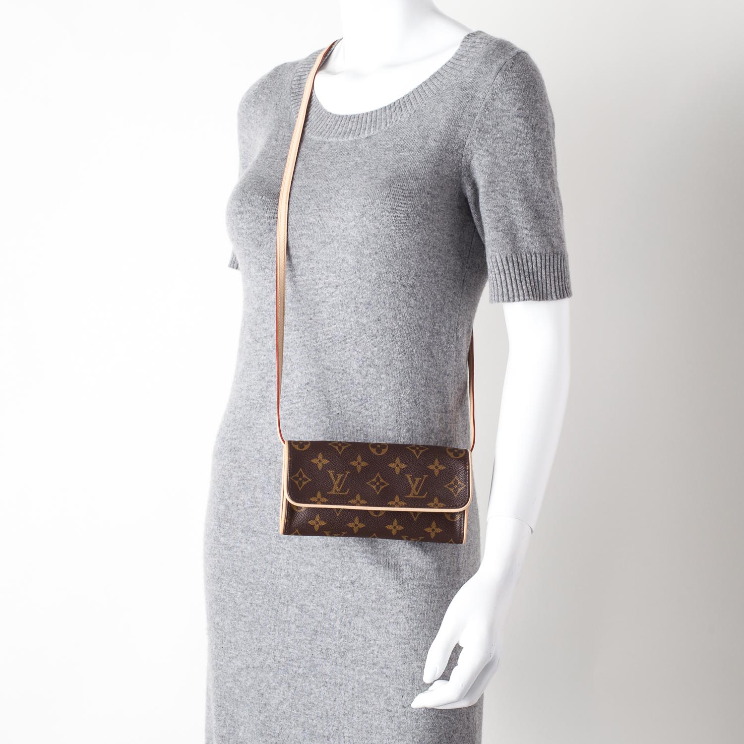 Louis Vuitton Brown Monogram Pochette Twin PM Cloth ref.955543 - Joli Closet