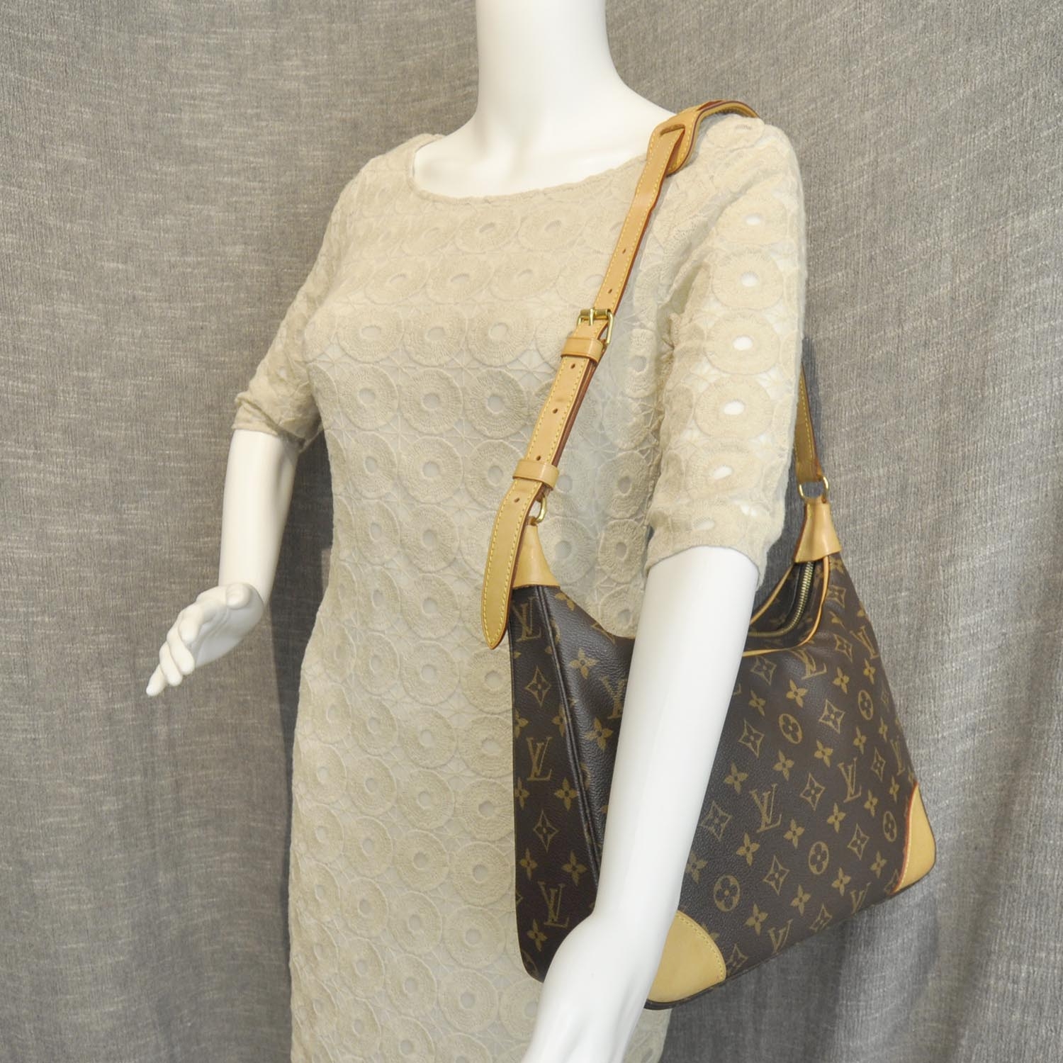 LOUIS VUITTON Monogram Boulogne 30 24686