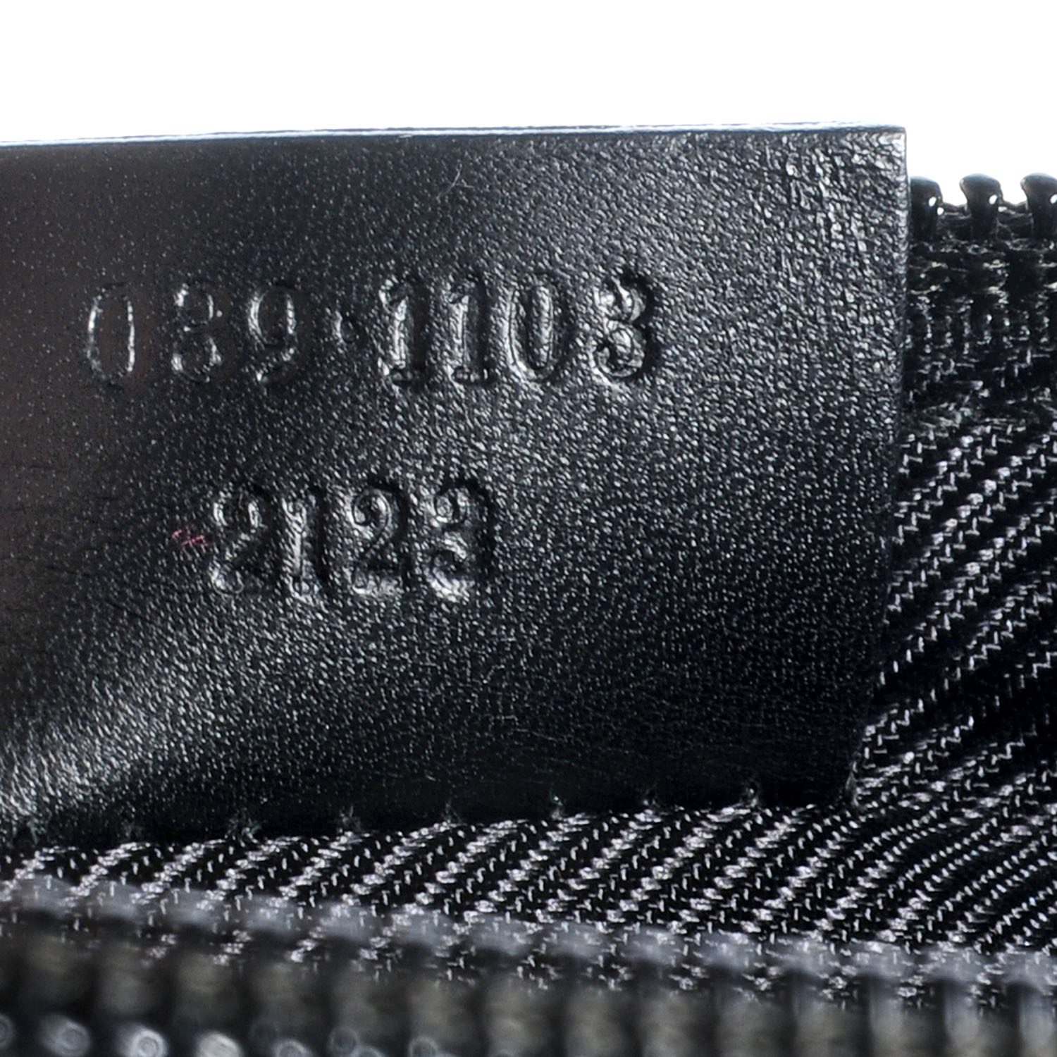 gucci pochette monogram