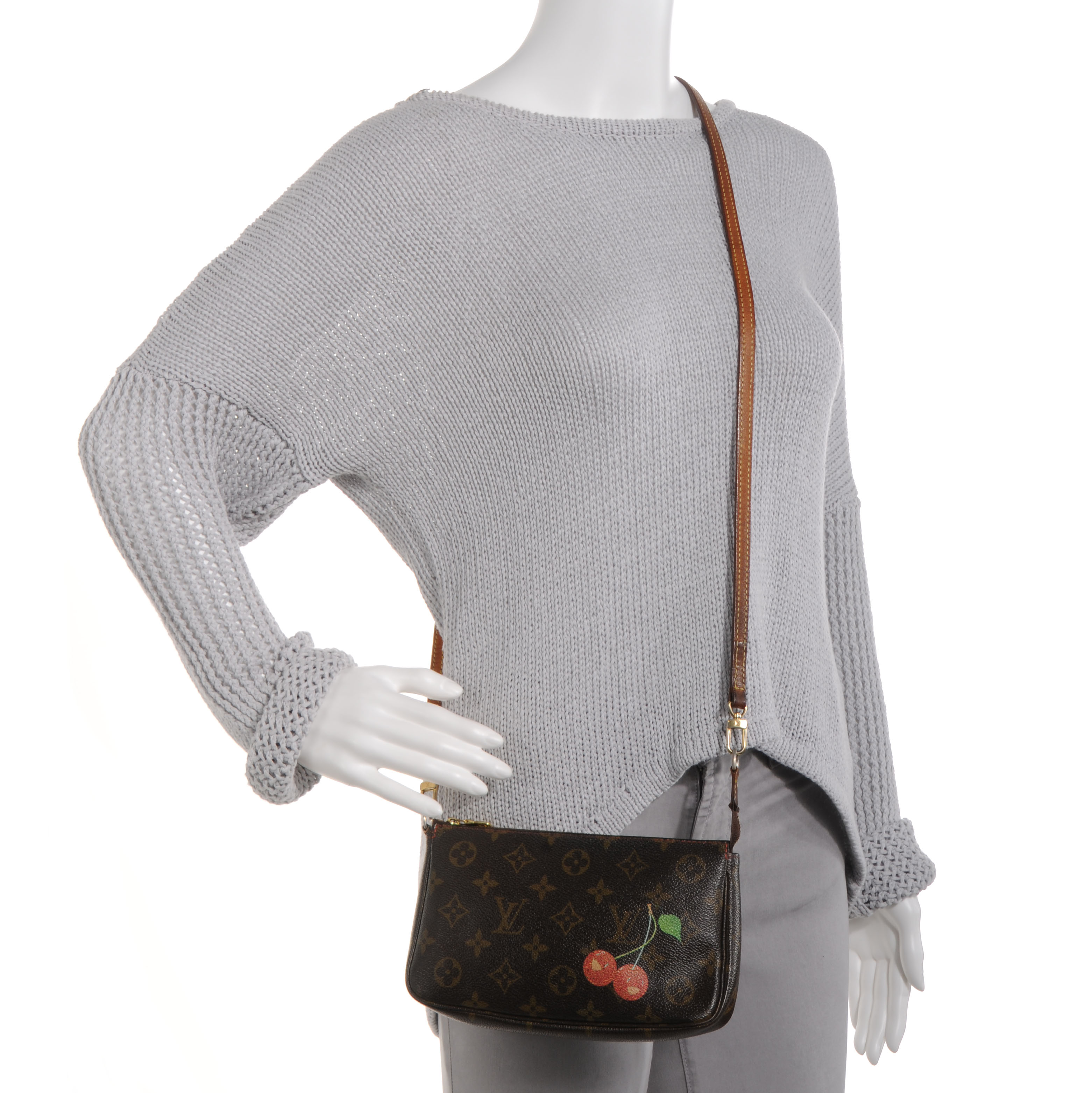 louis vuitton pochette long strap