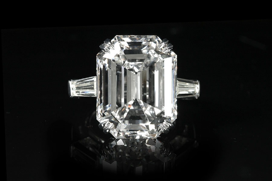 cartier emerald cut diamond ring, Up to 