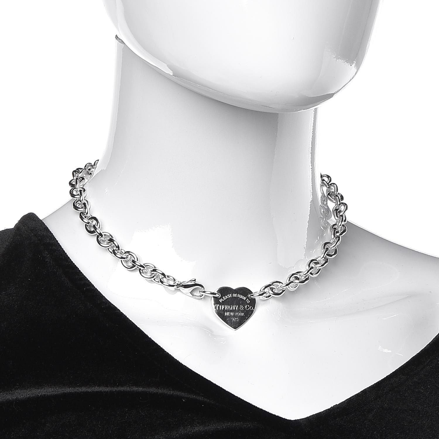 heart tag choker