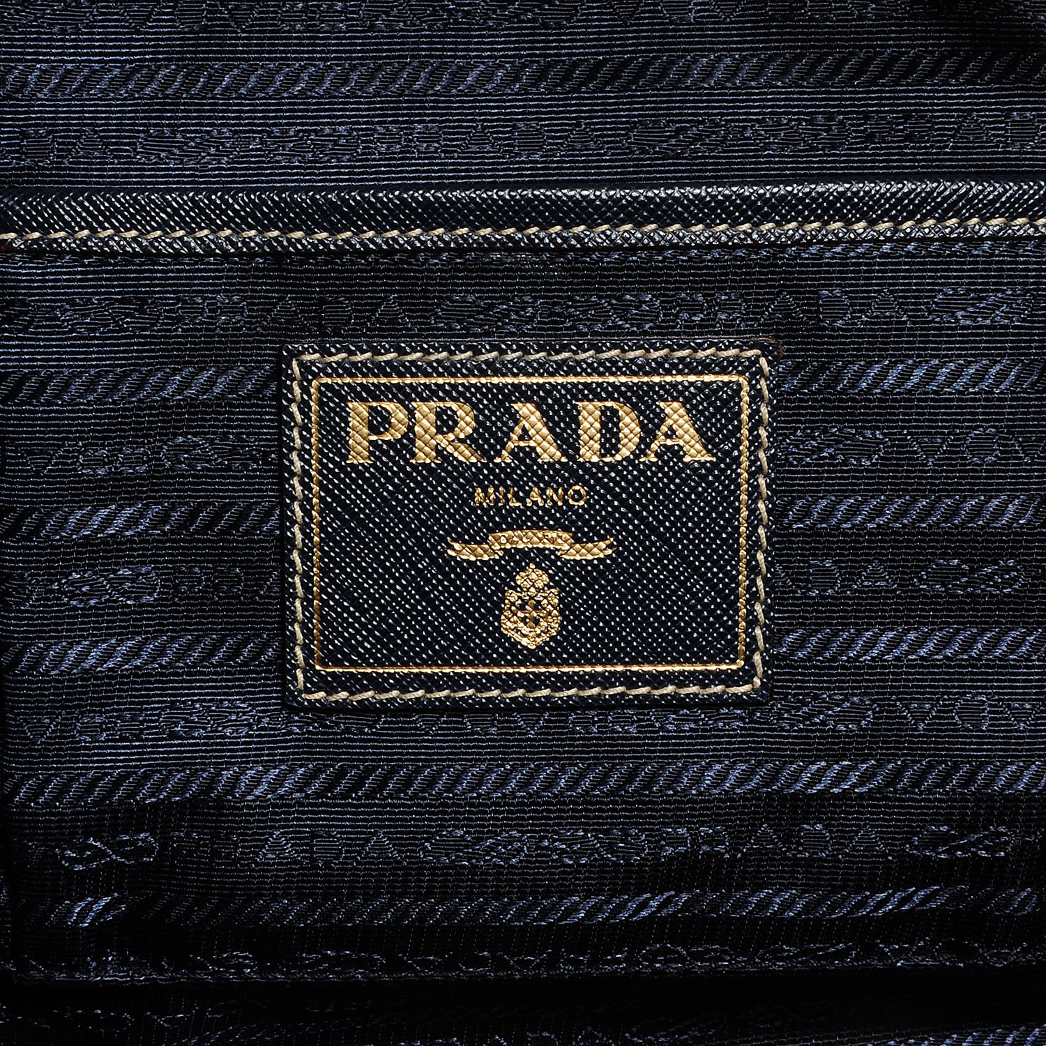 prada canapa saffiano