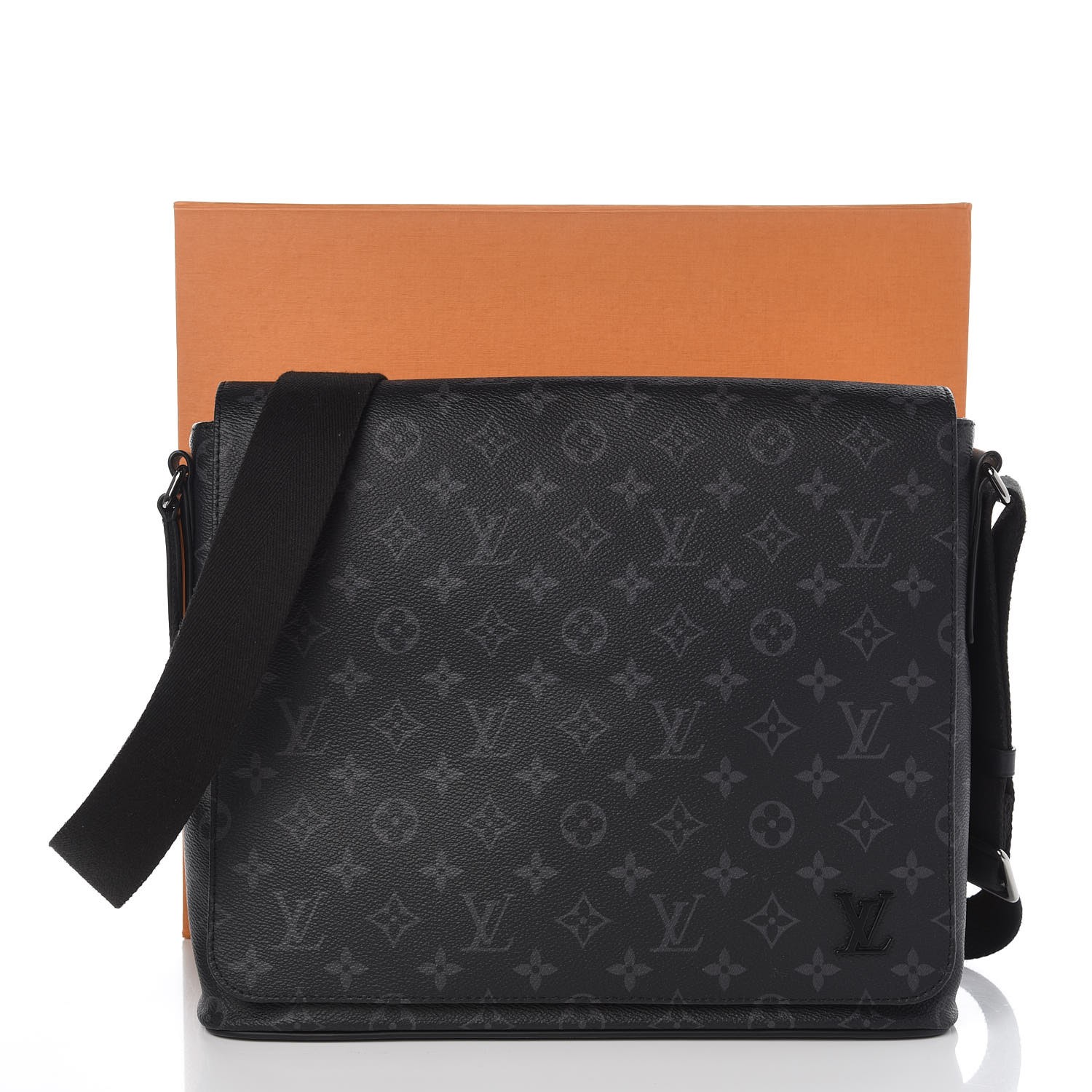 LOUIS VUITTON Monogram Eclipse District MM 335551