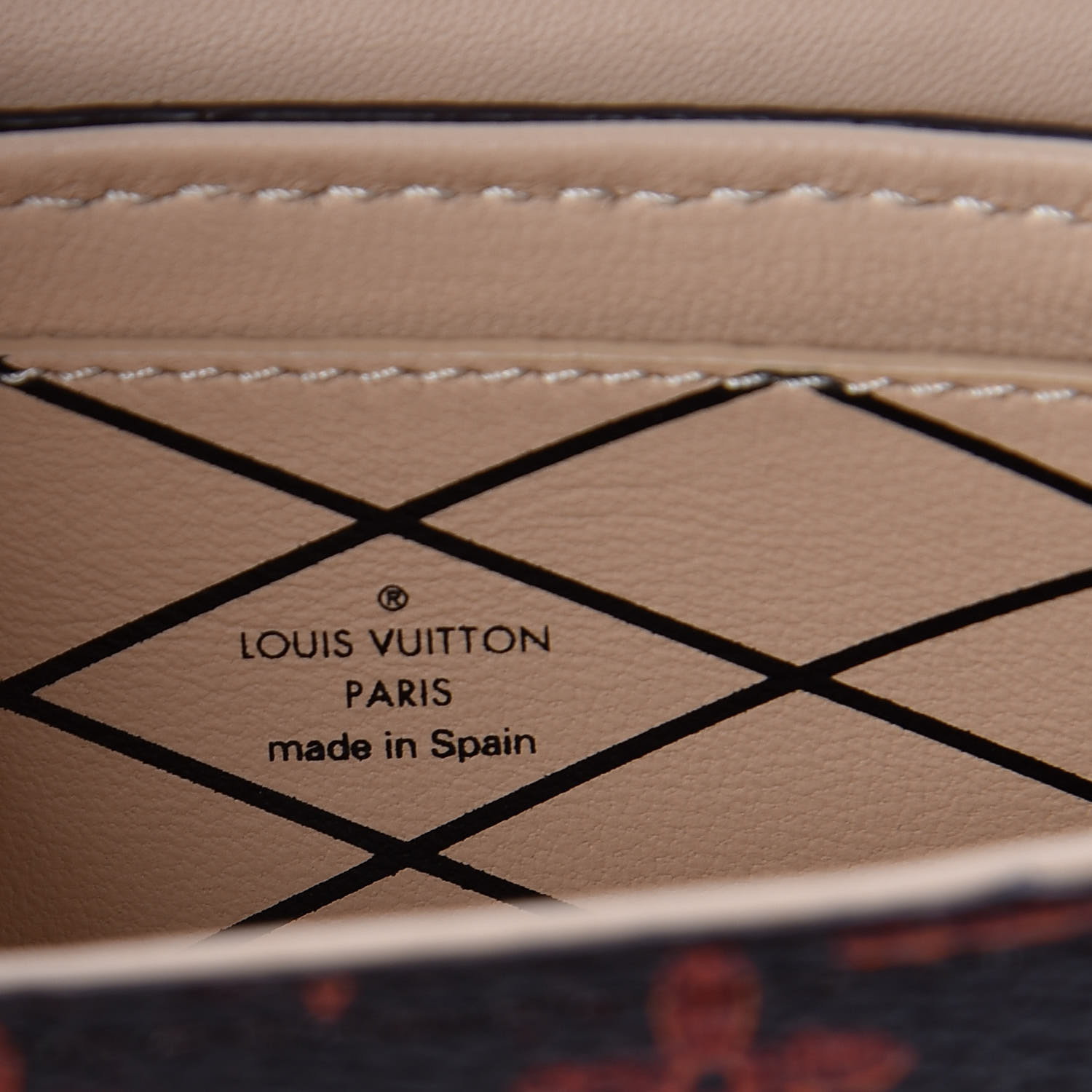 louis vuitton essential trunk 2019-20 LOUIS VUITTON Catogram Essential Trunk Orange Marron 352471