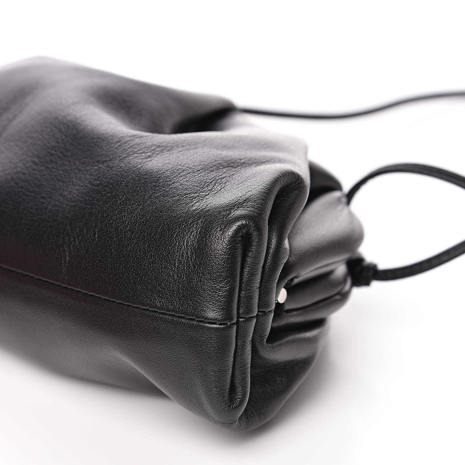 small heel pouch in soft calfskin